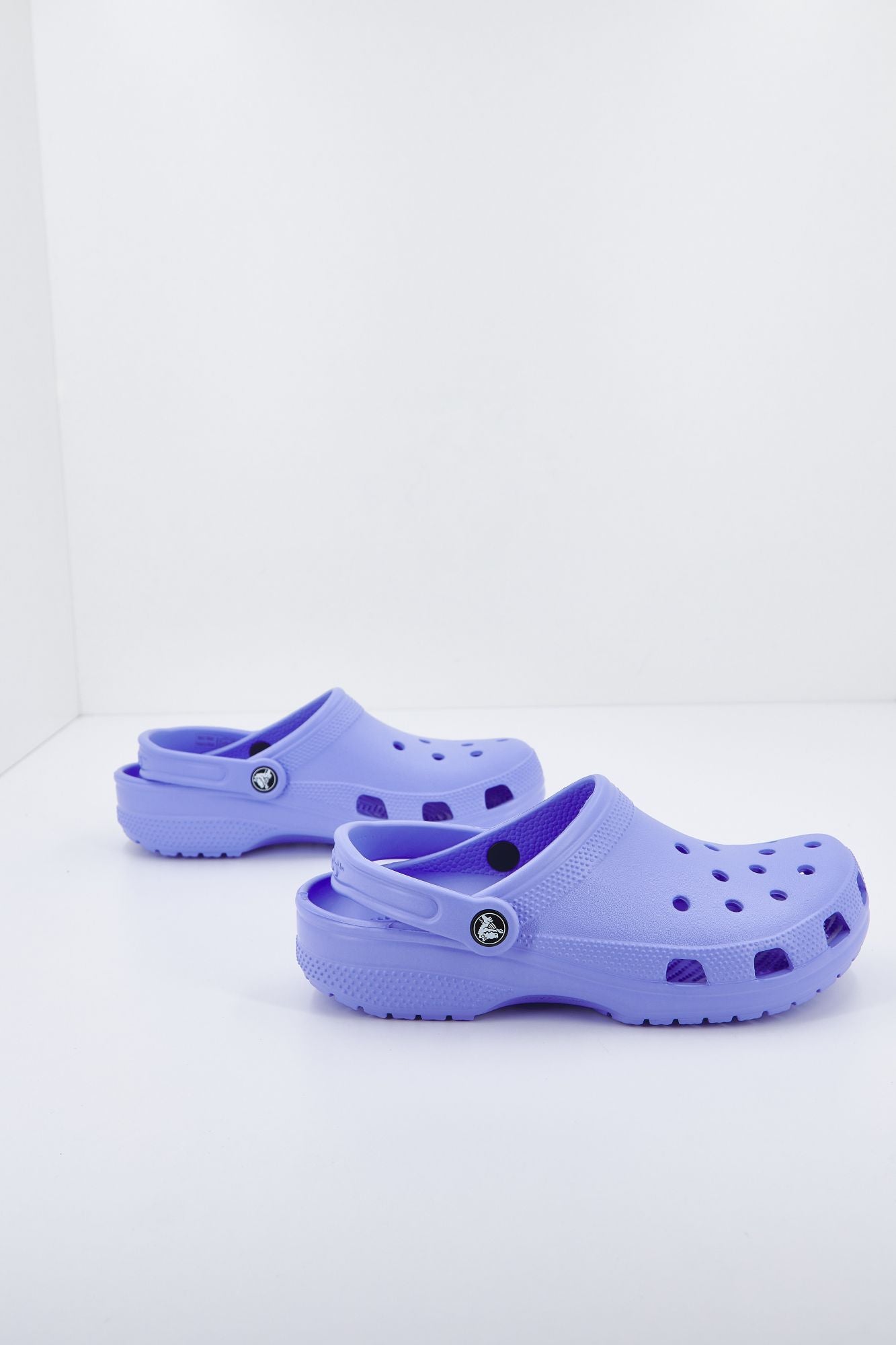 CROCS CLASSIC U en color VIOLETA (2)