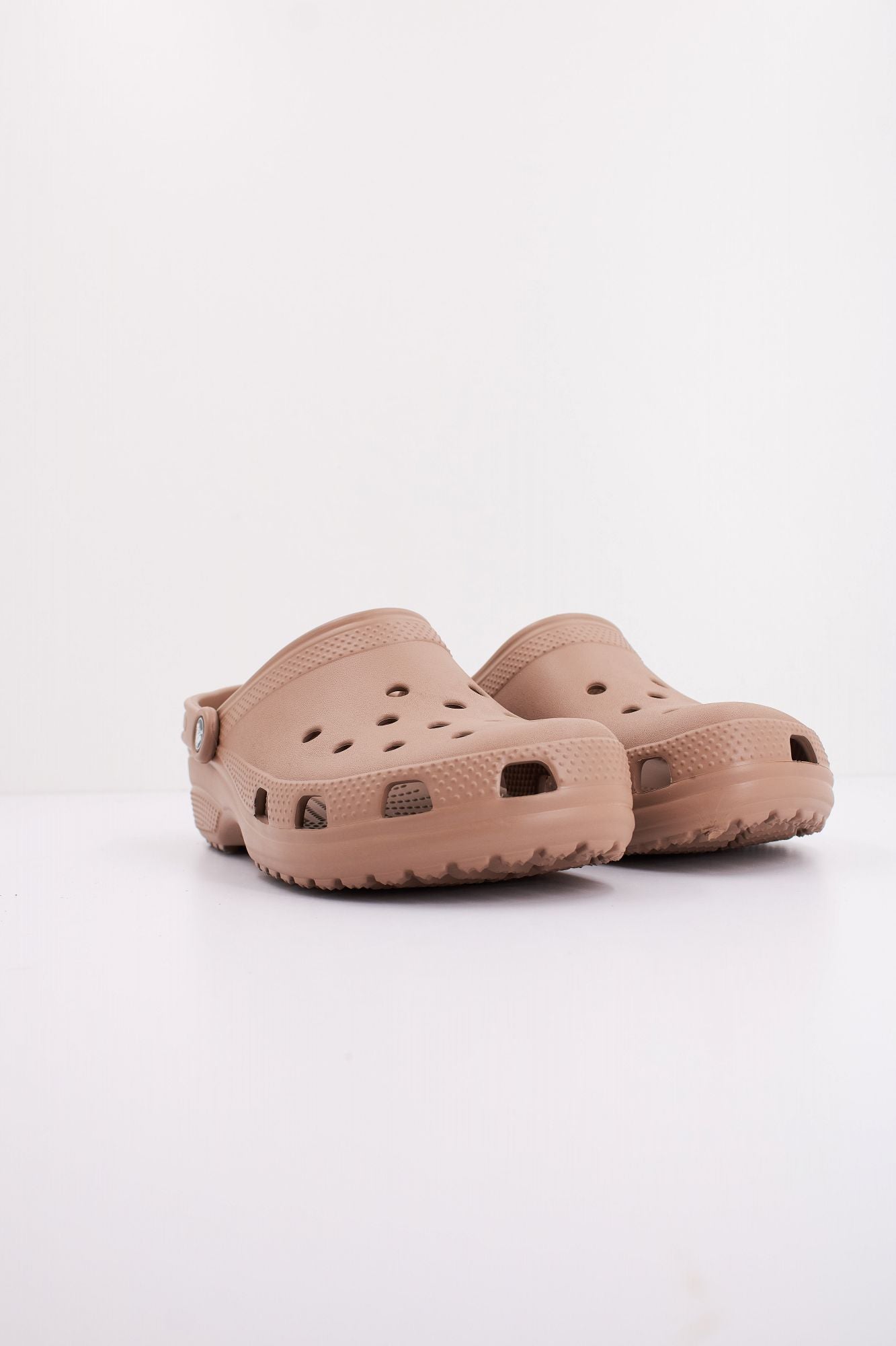 CROCS CLASSIC U en color MARRON CLARO (2)
