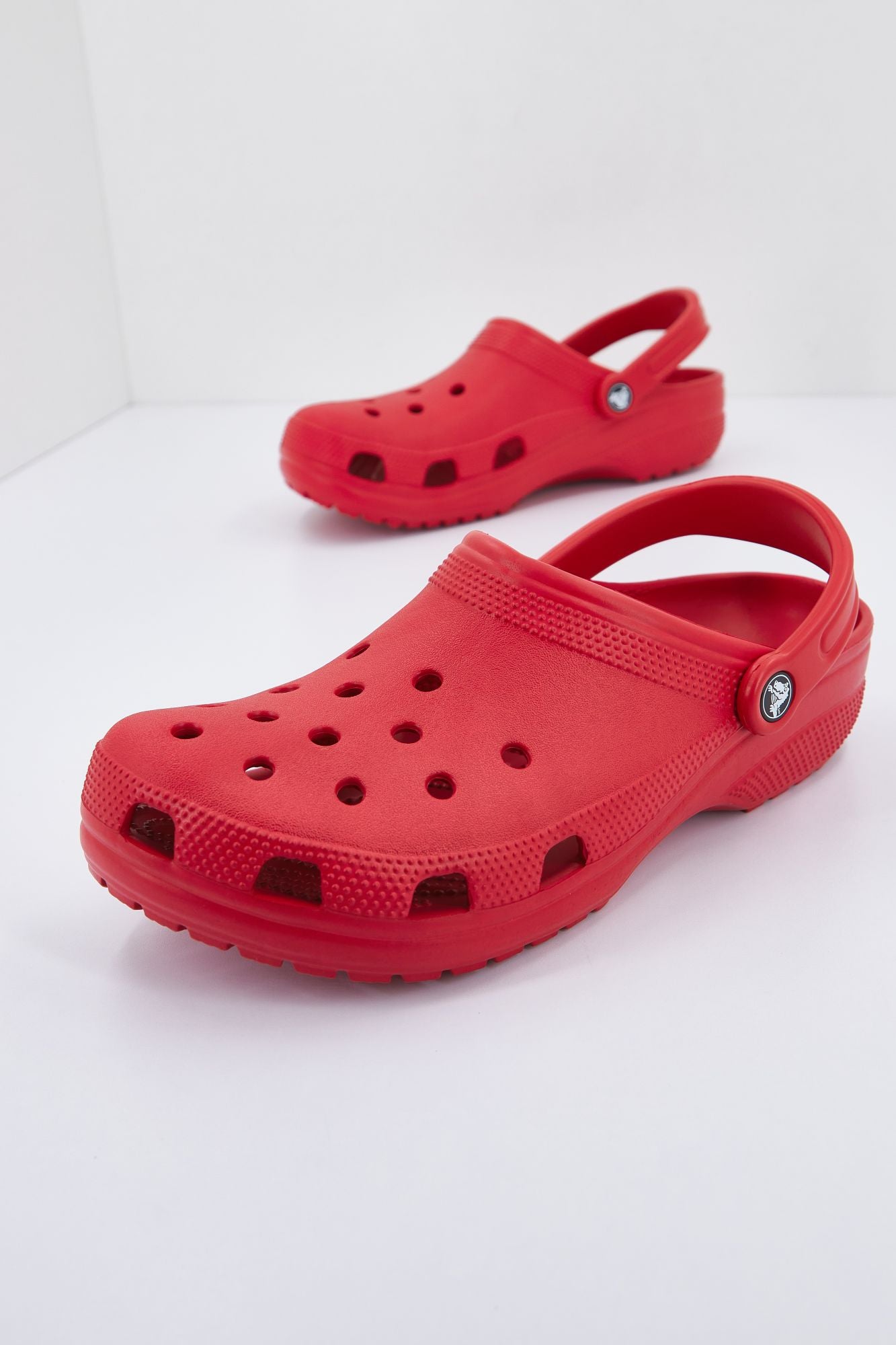CROCS CLASSIC U en color ROJO (1)