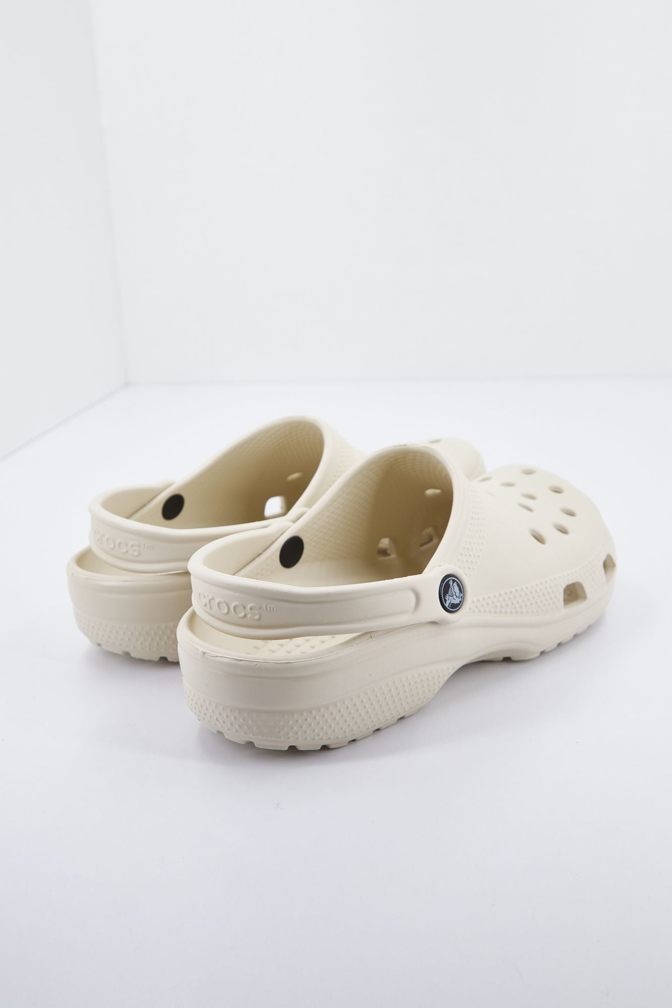 CROCS CLASSIC U en color BEIS (3)