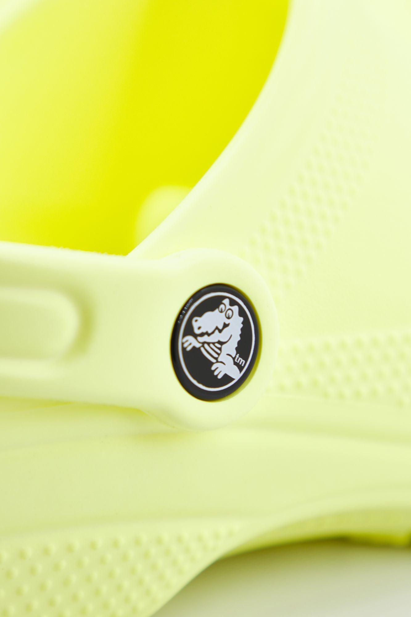 CROCS CLASSIC U en color AMARILLO (4)