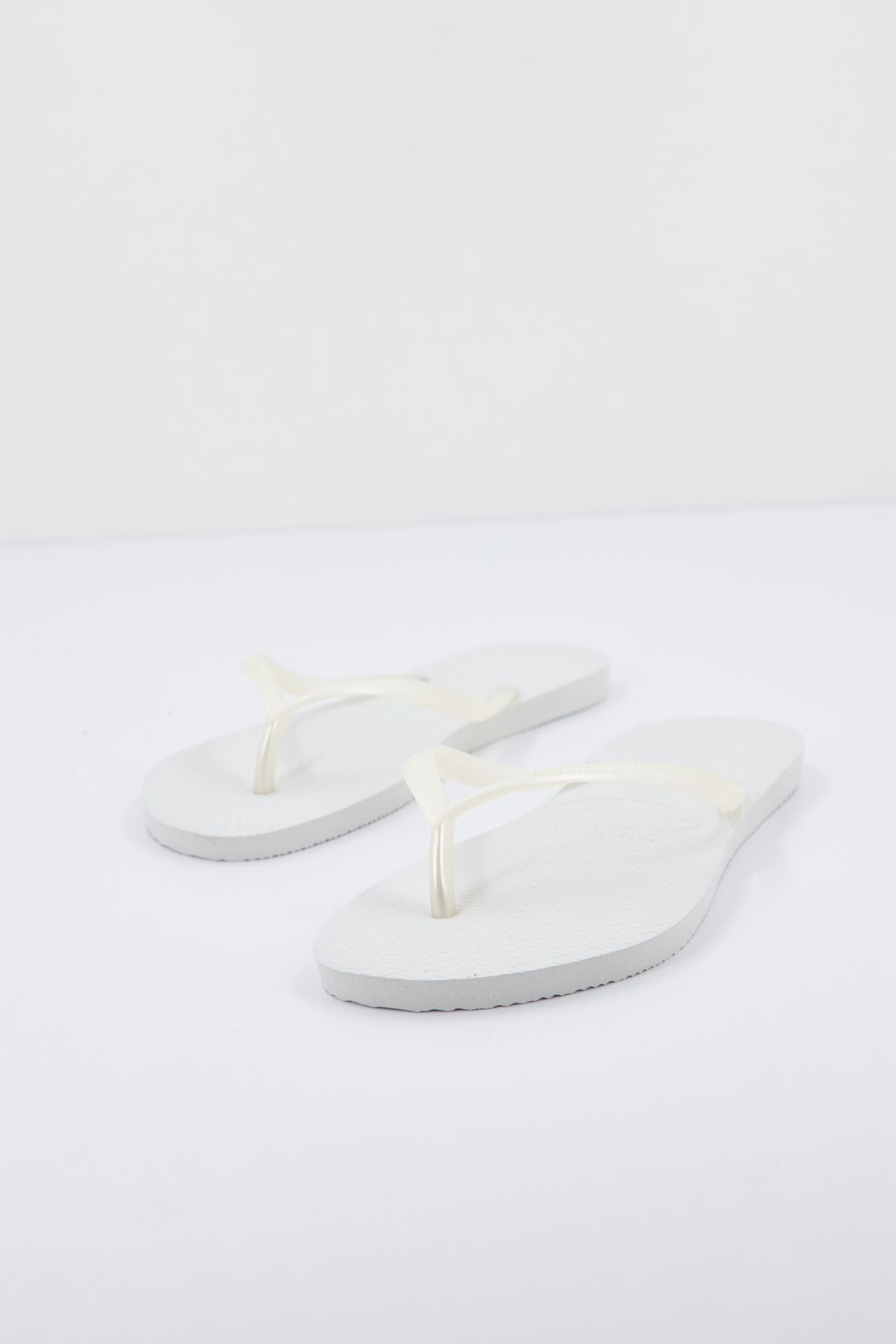 HAVAIANAS SLIM en color BLANCO (3)
