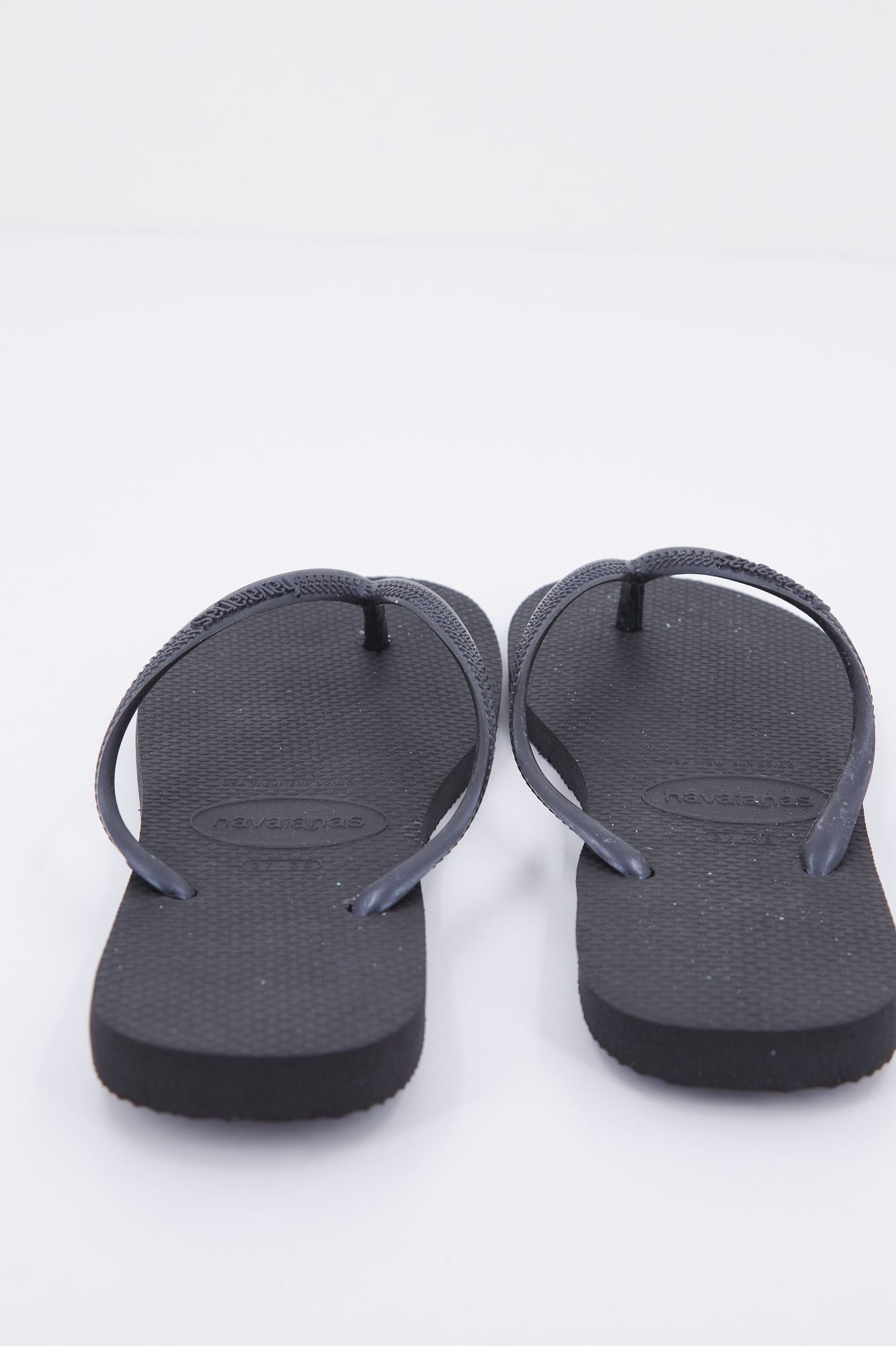 HAVAIANAS SLIM en color NEGRO (3)