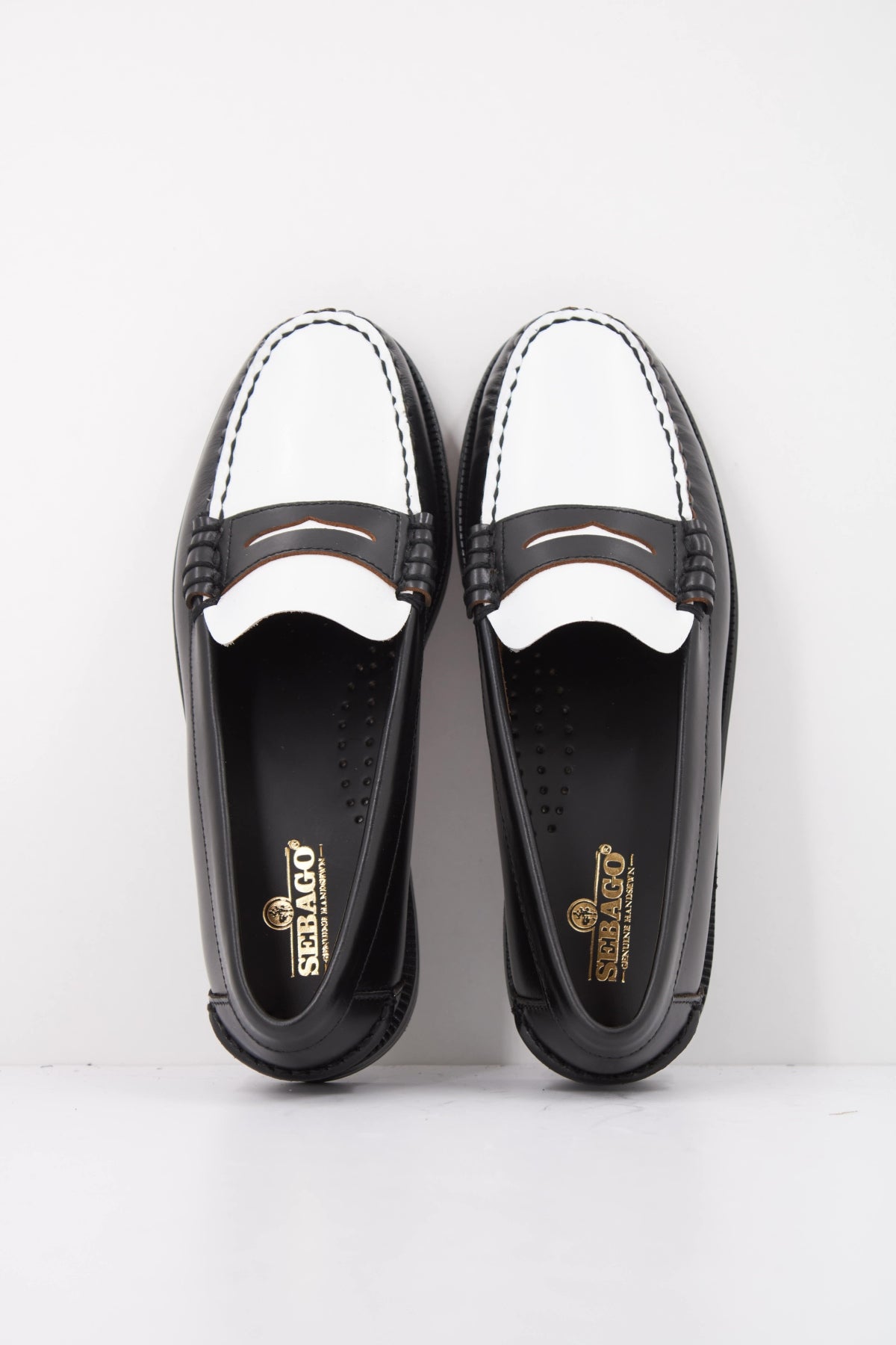 SEBAGO MOCASIN CALSSIC DAN en color NEGRO (3)