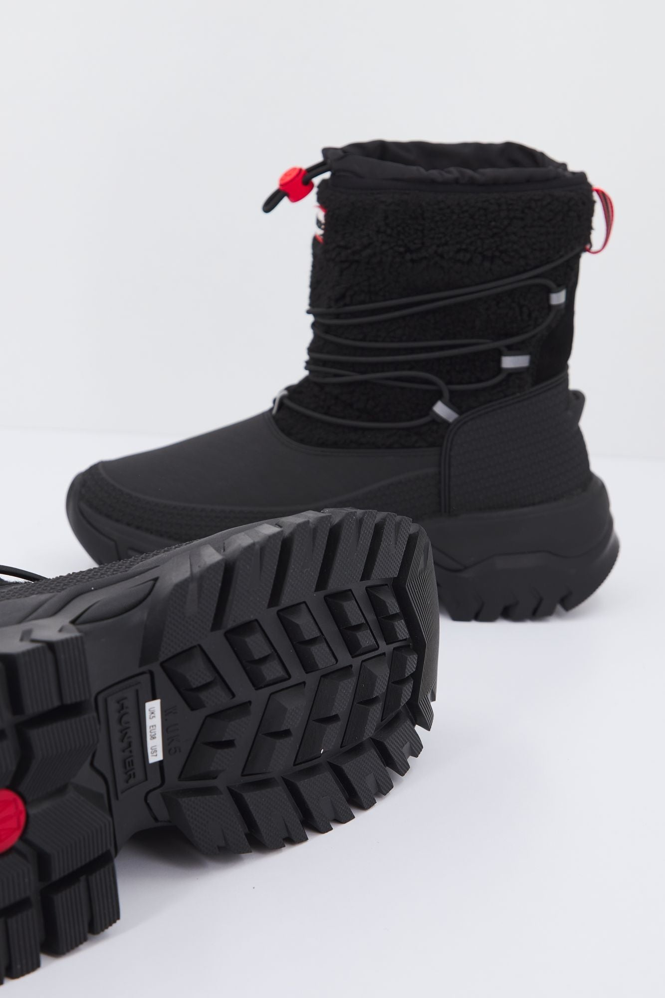HUNTER WANDERER SHORT SHER en color NEGRO (4)
