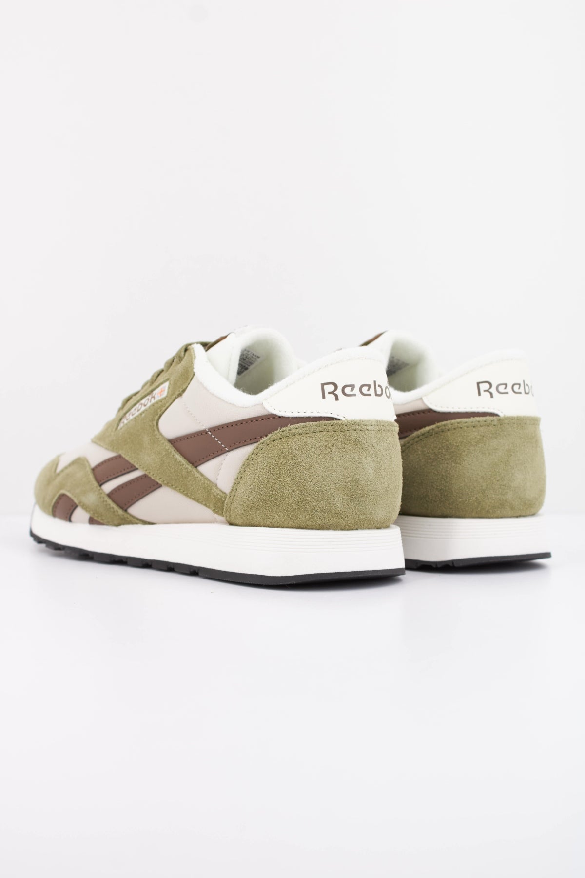 REEBOK CLASSIC NYLON en color VERDE (4)