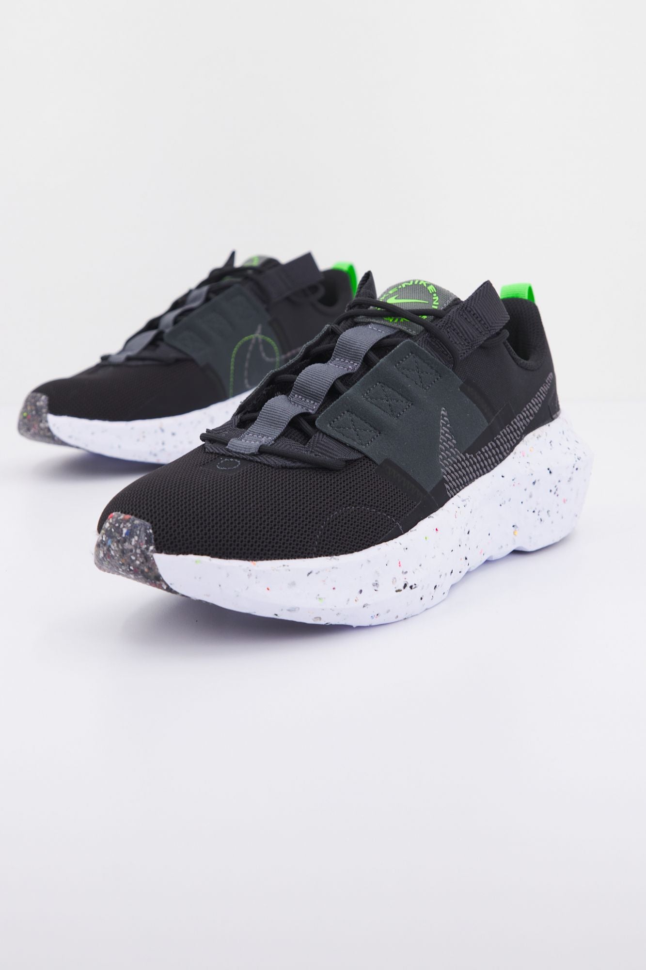 NIKE DB2477 en color NEGRO (2)