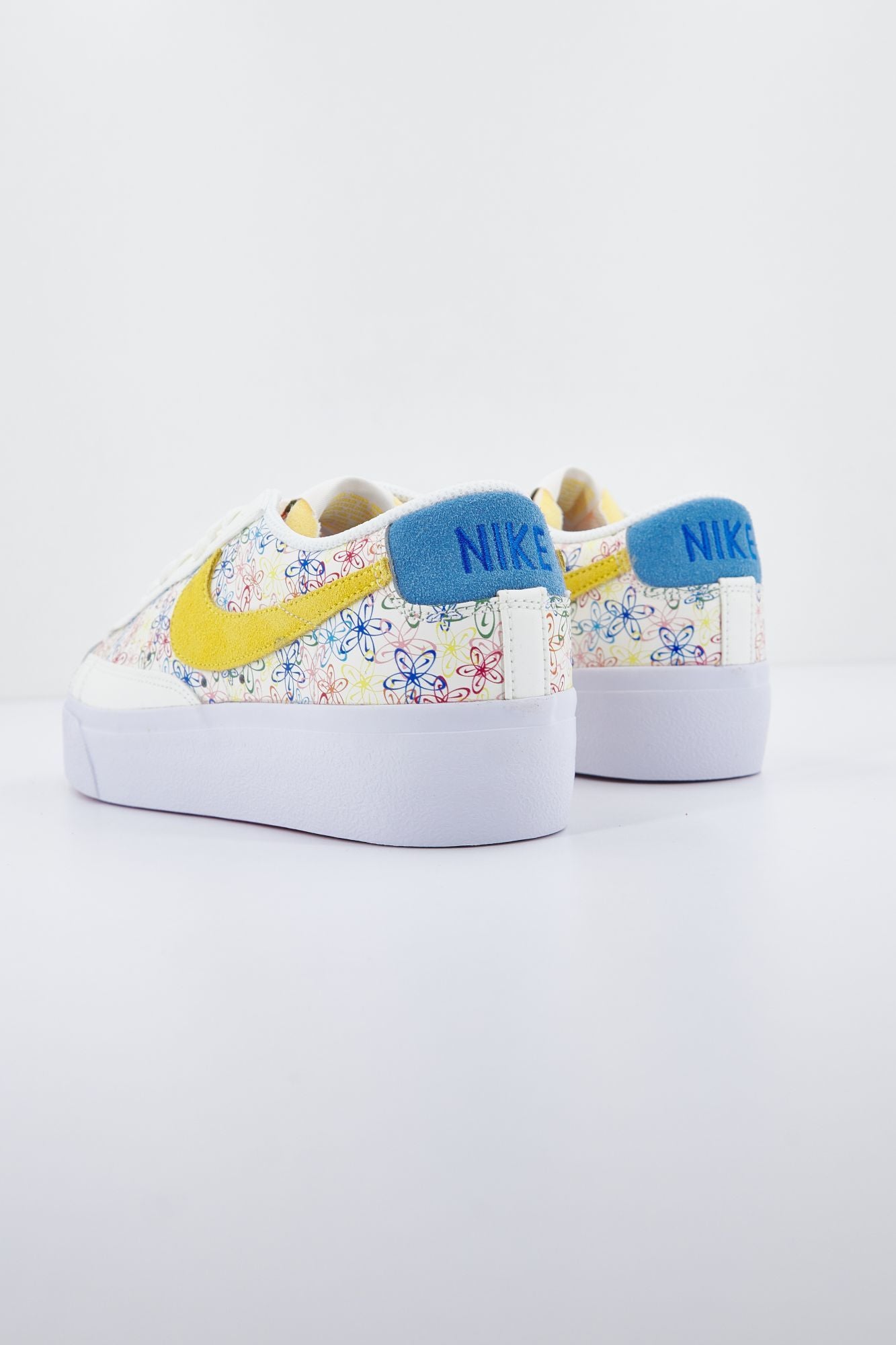 NIKE WMNS BLAZER LW en color FLORAL (4)