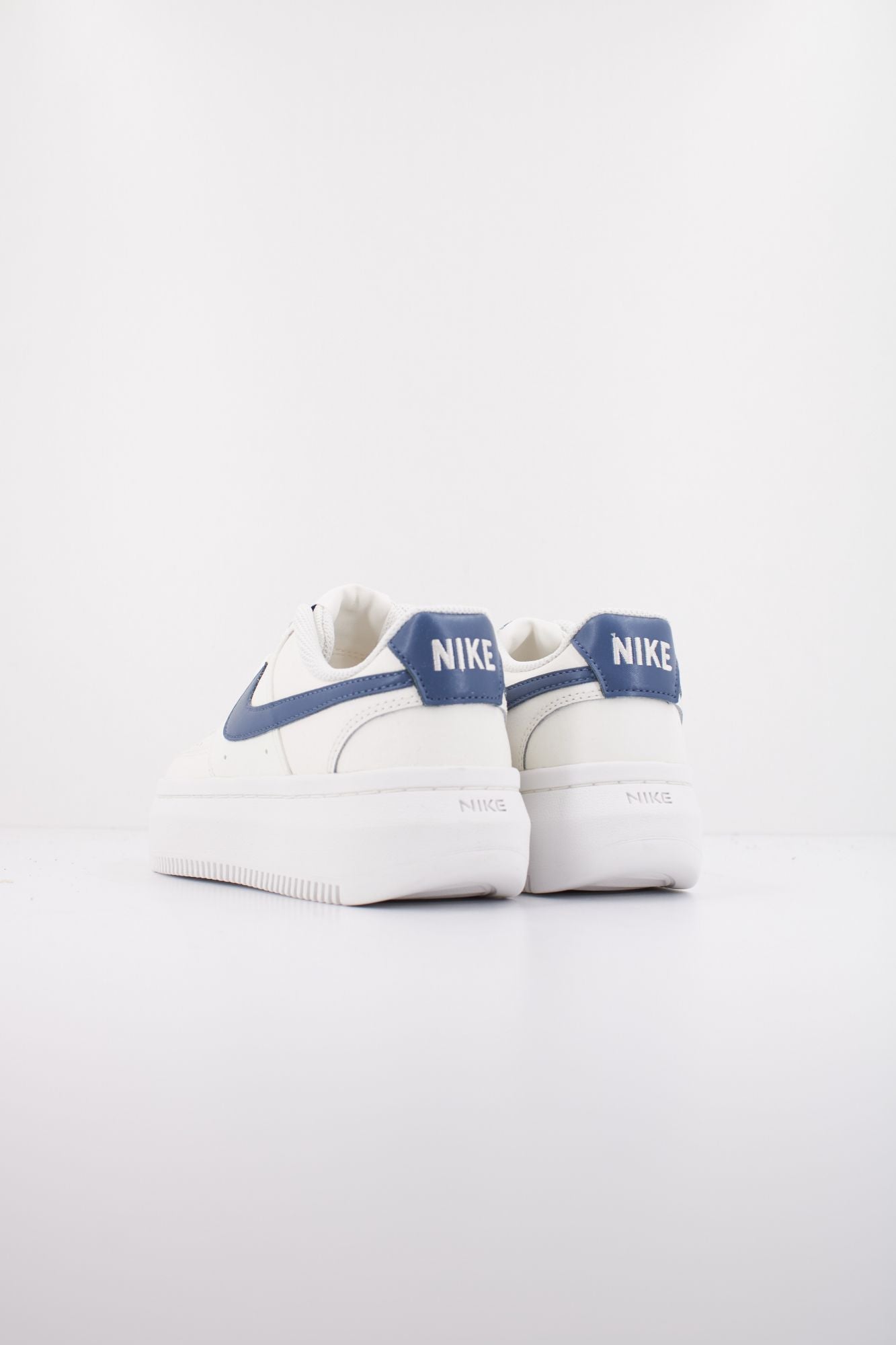 NIKE COURT VISION ALTA en color BLANCO (4)