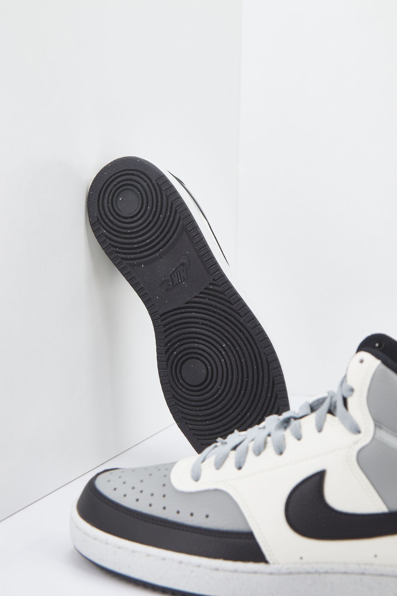 NIKE  NIKE COURT VISION MID NEXT N en color GRIS (2)