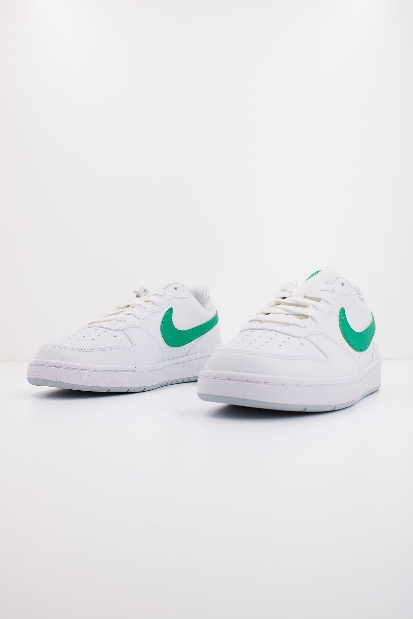 NIKE COURT BOROUGH LOW RECRA en color BLANCO (2)