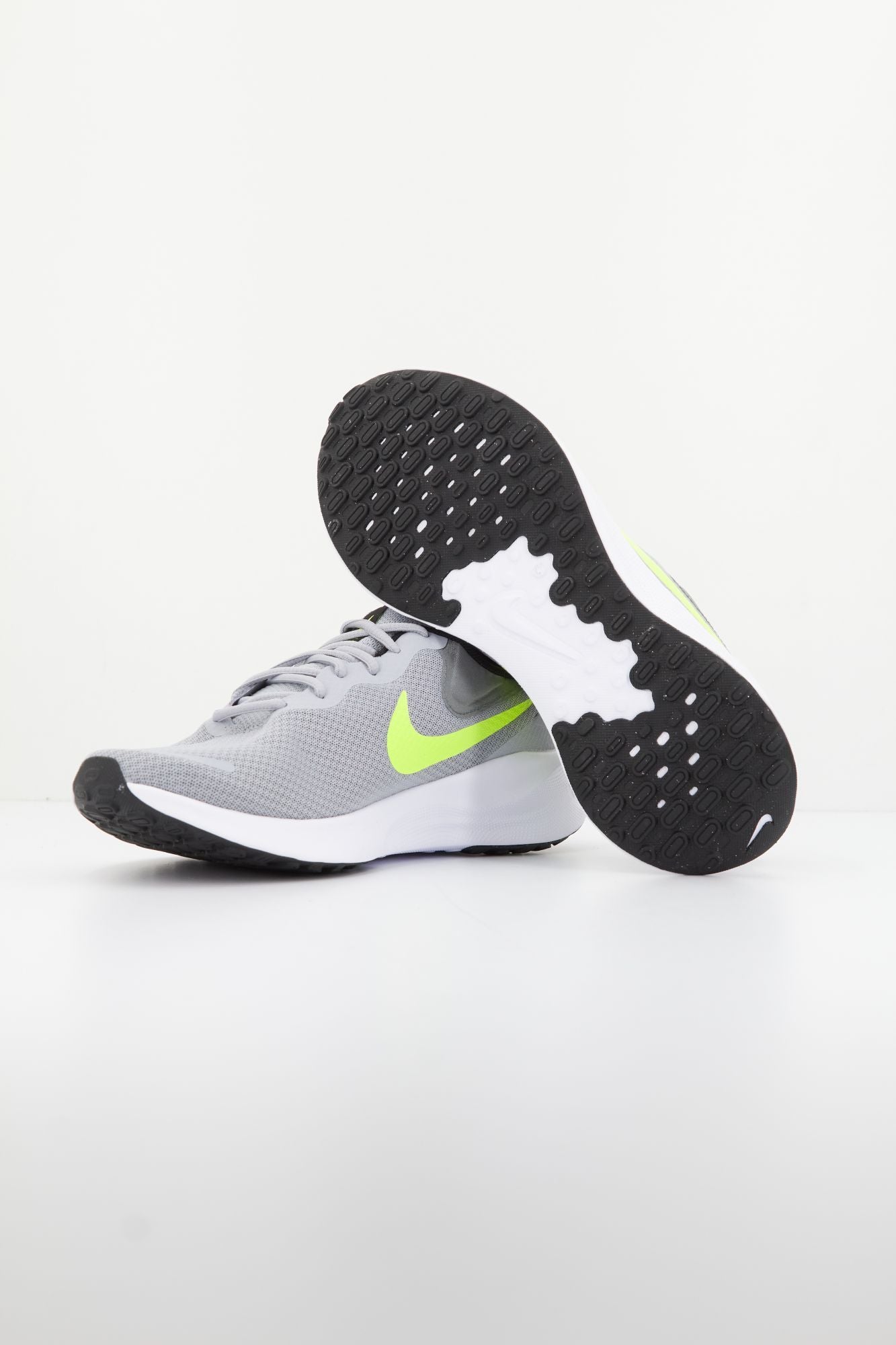 NIKE REVOLUTION 7  en color GRIS (4)
