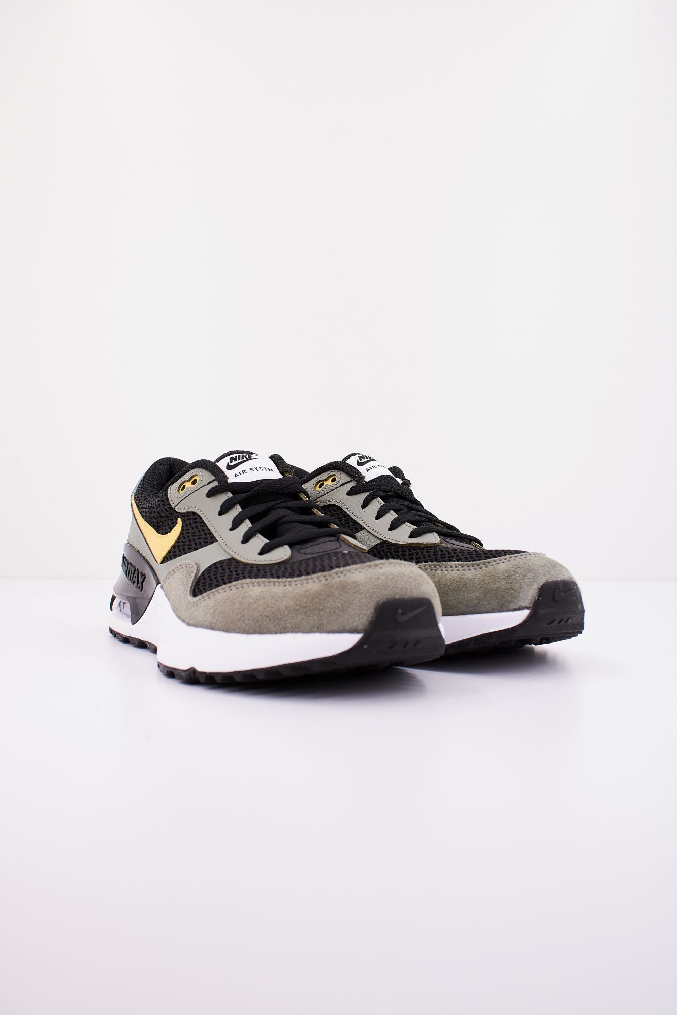 NIKE MAX SYSTM en color NEGRO (2)