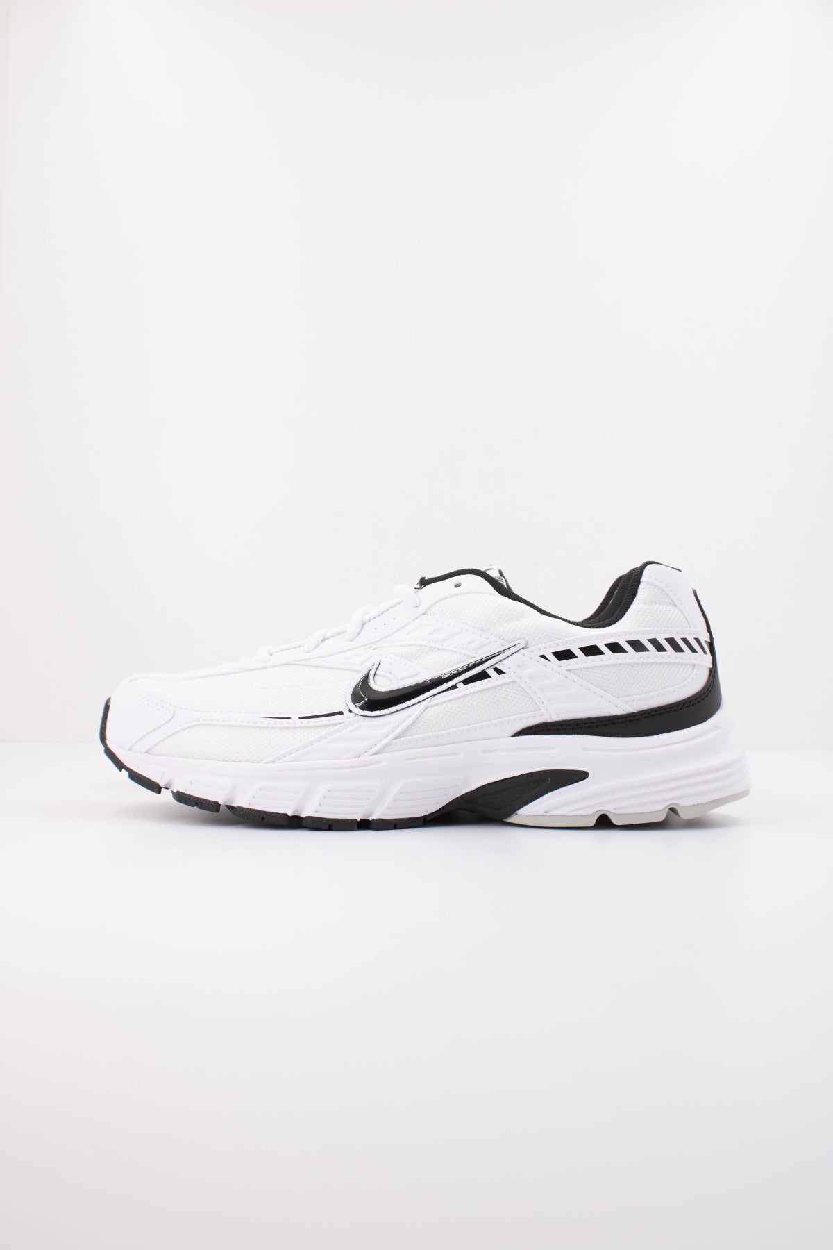 NIKE NIKE INITIATOR en color BLANCO (1)