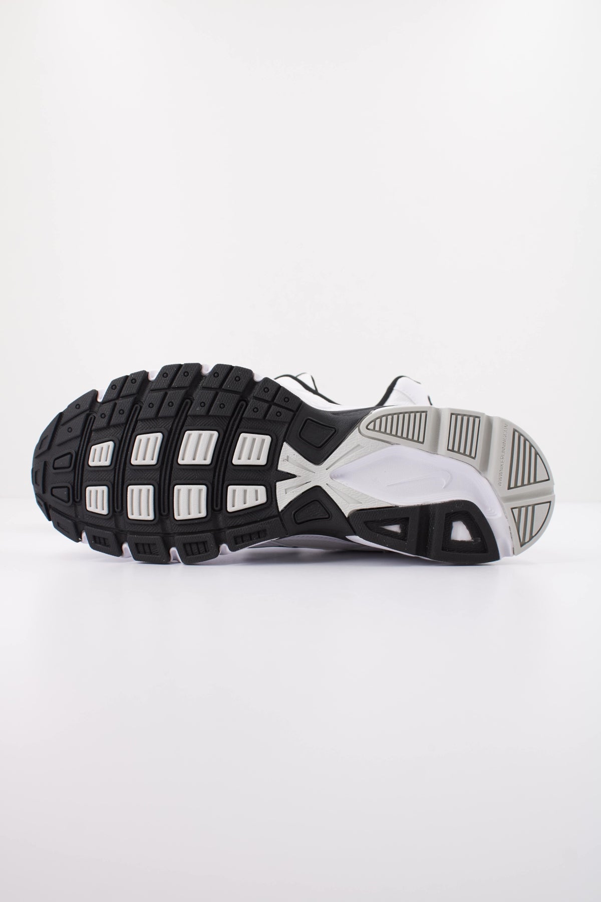 NIKE NIKE INITIATOR en color BLANCO (5)