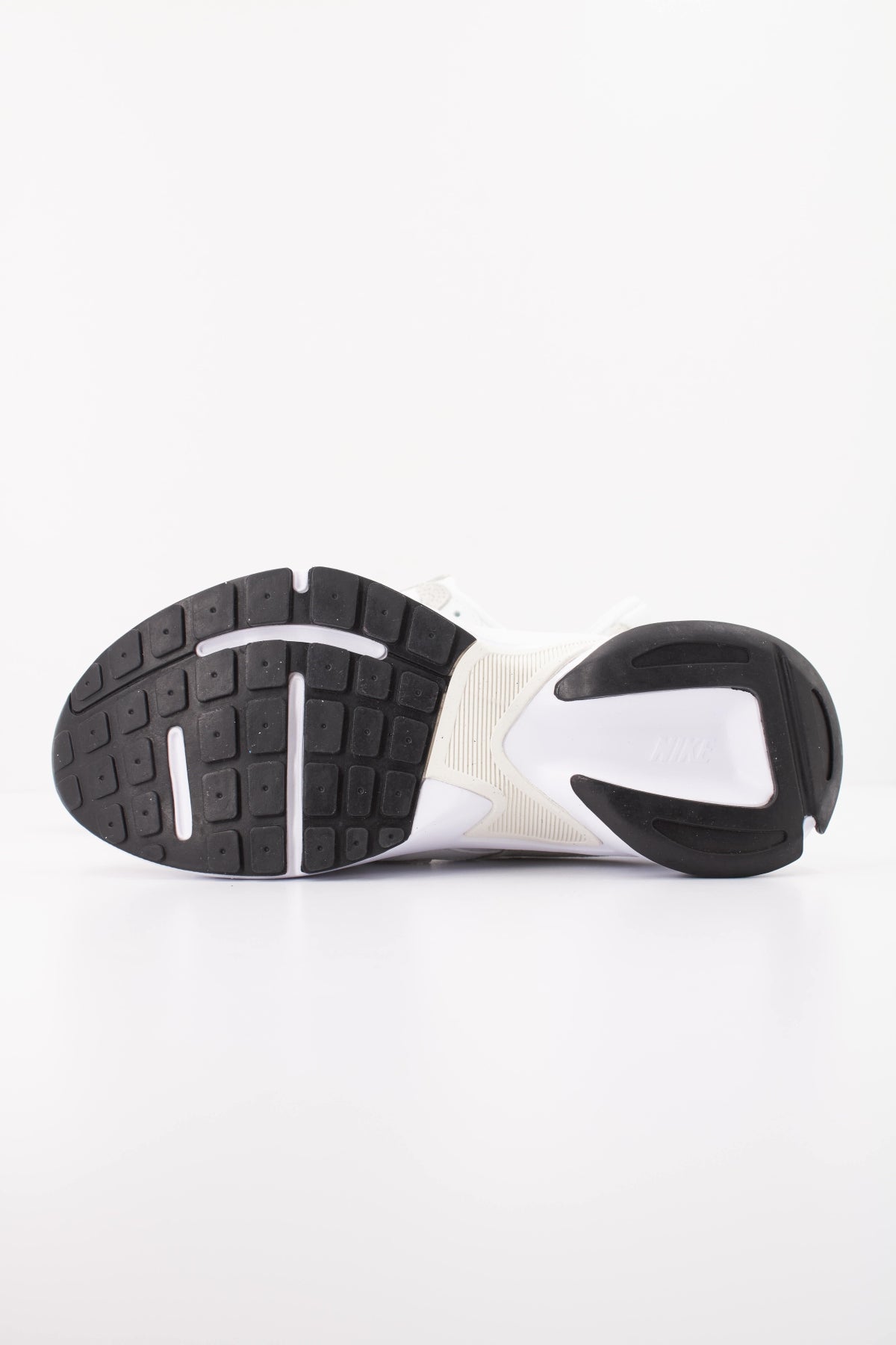 NIKE W NIKE AL8 en color BLANCO (5)