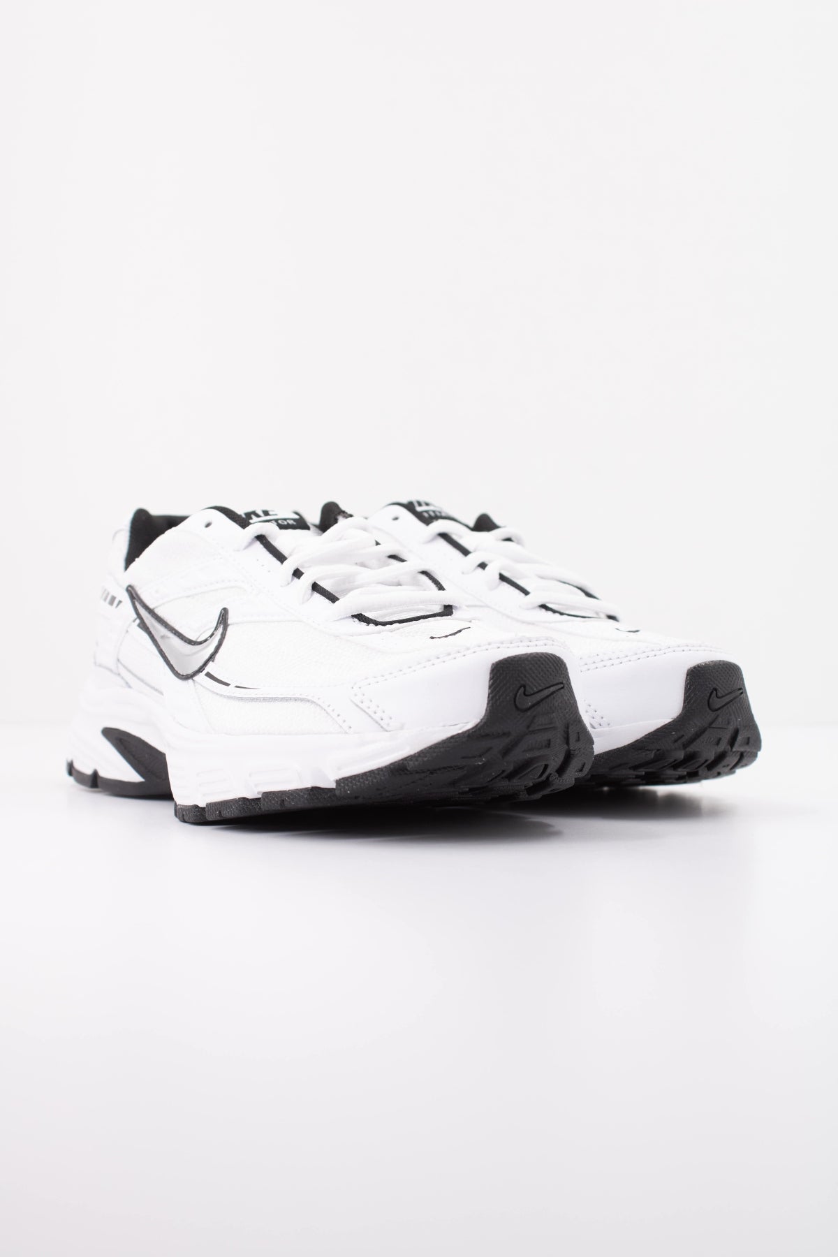 NIKE WMNS NIKE INITIATOR en color BLANCO (2)