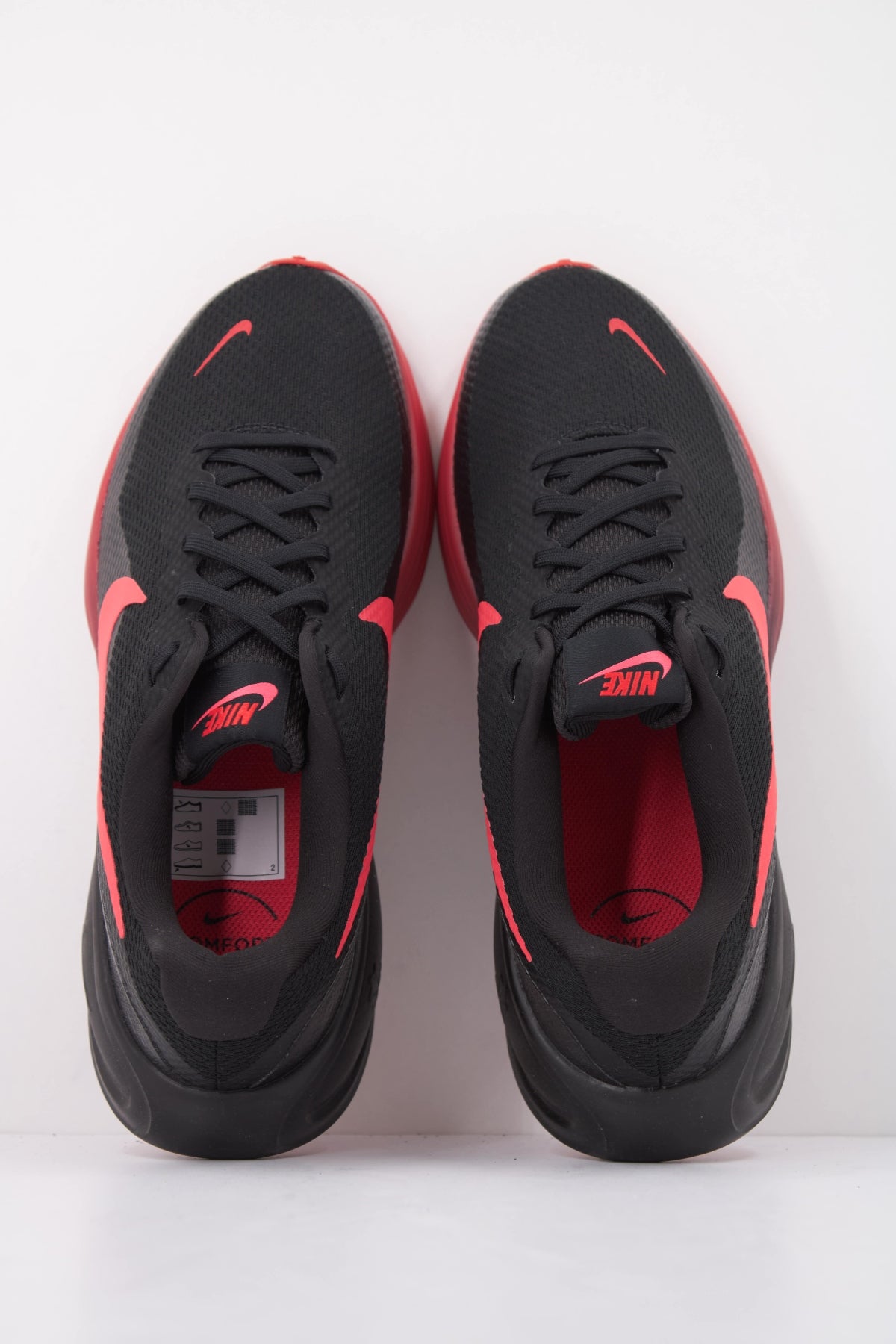 NIKE NIKE REVOLUTION 8 en color NEGRO (3)