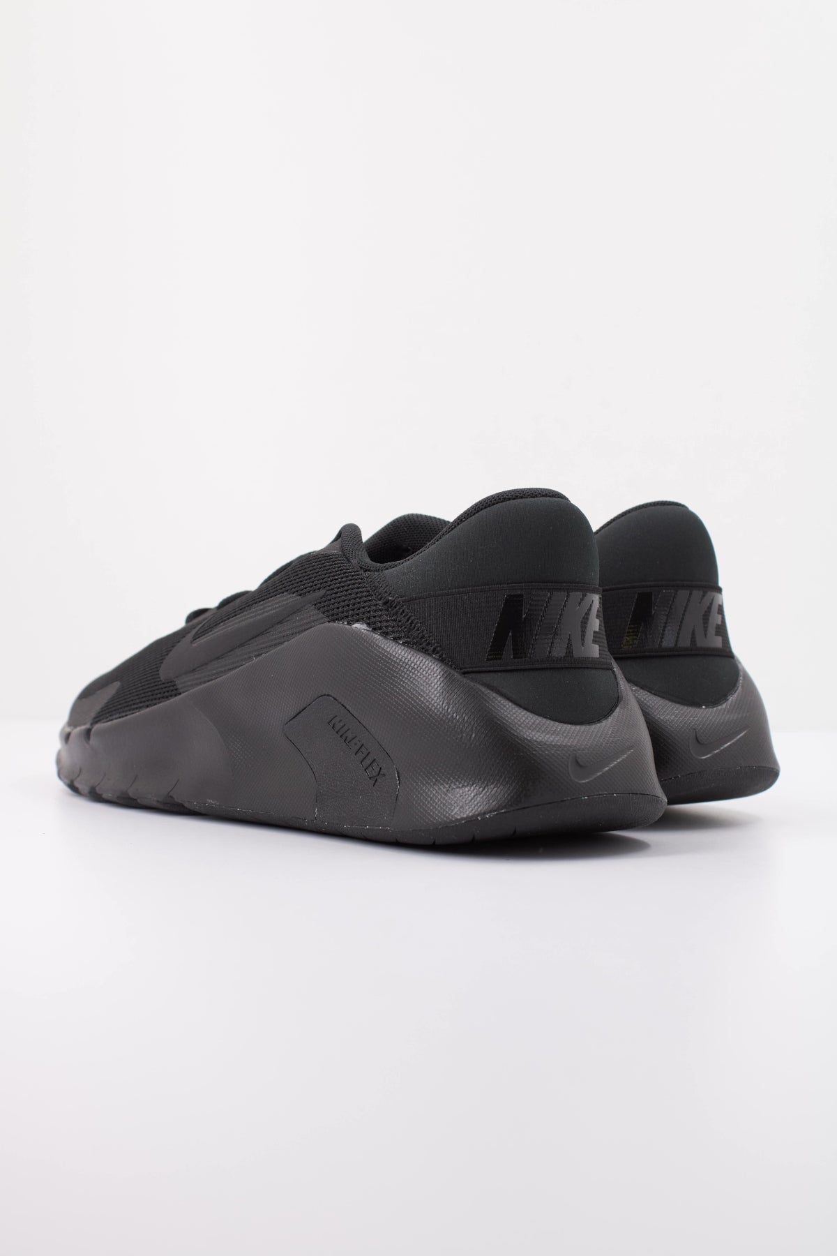 NIKE NIKE FLEX TRAIN en color NEGRO (4)