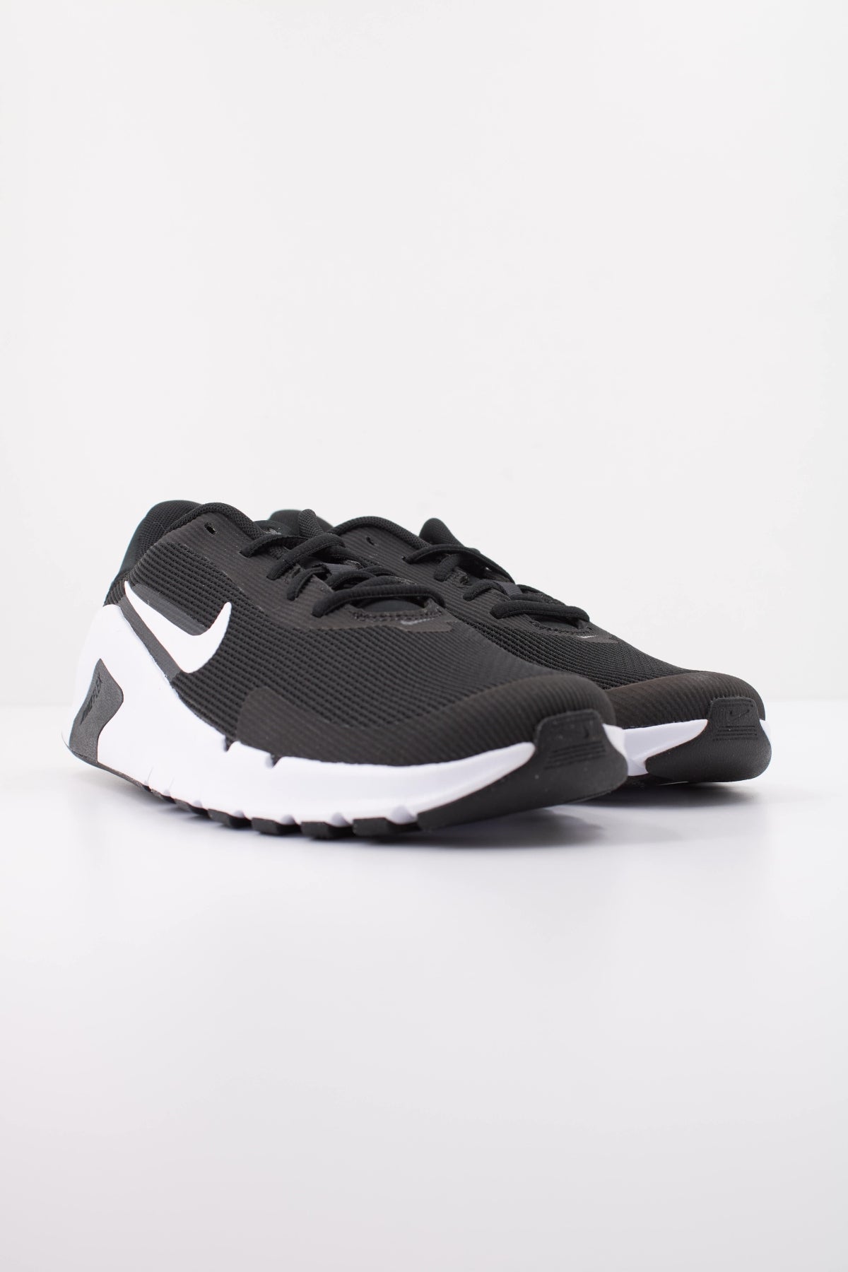 NIKE W NIKE FLEX TRAIN en color NEGRO (2)