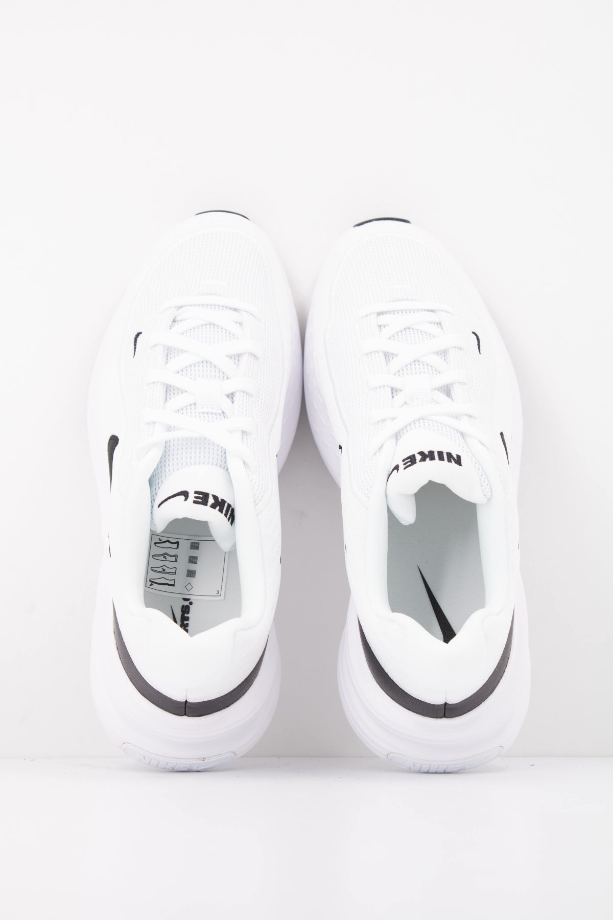NIKE NIKE UPLIFT SC en color BLANCO (3)