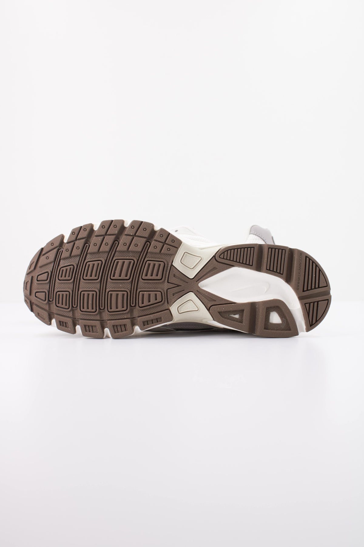 NIKE WMNS NIKE INITIATOR en color BLANCO (5)