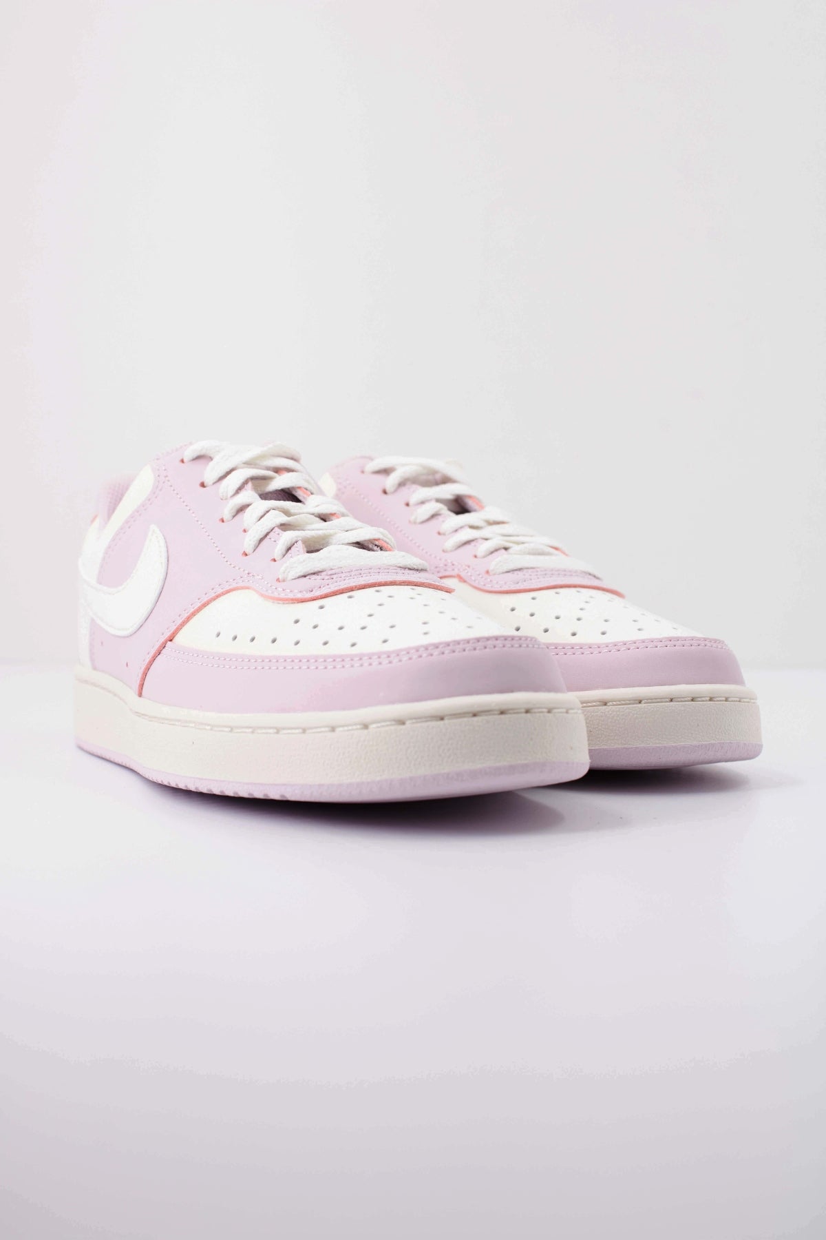 NIKE W NIKE COURT VISION LO P NBK en color VIOLETA (2)