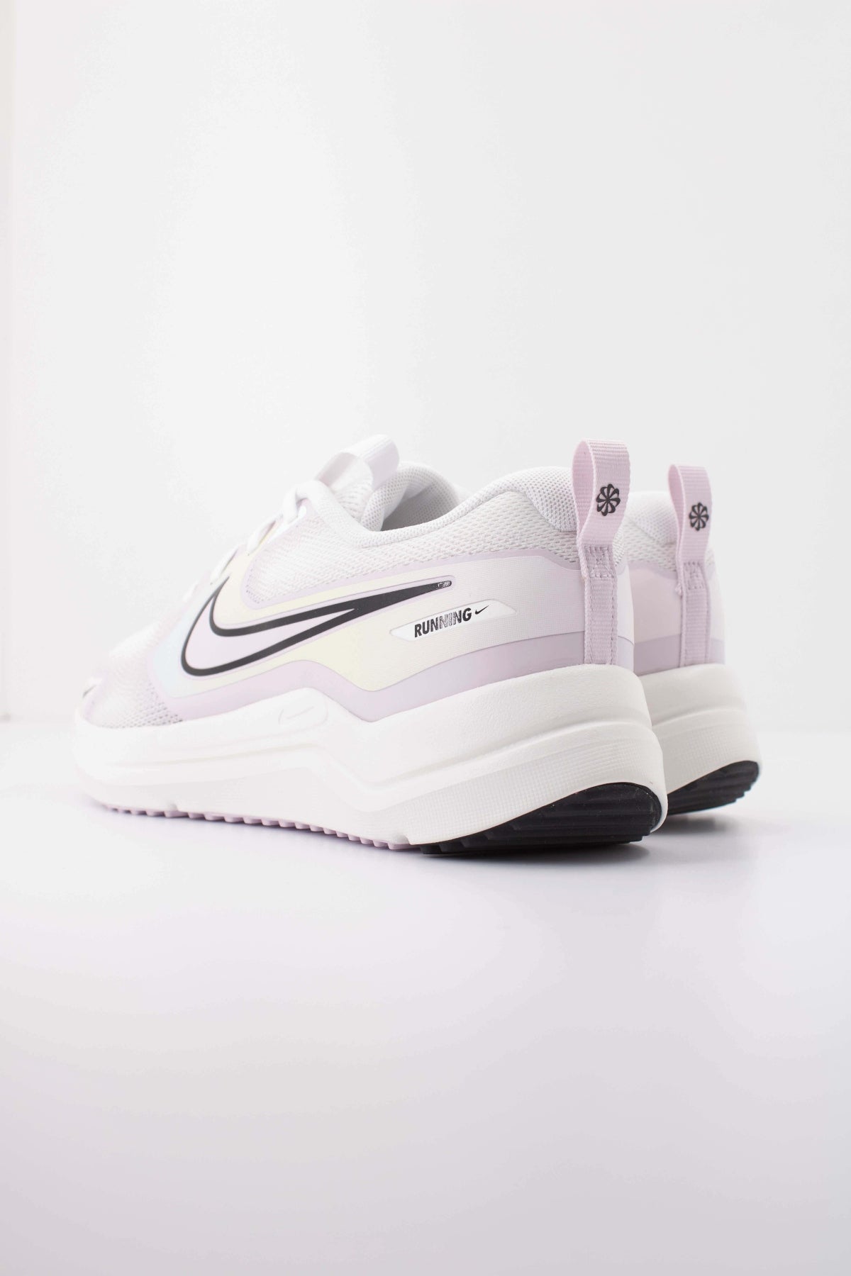 NIKE NIKE COSMIC RUNNER SE 2 GS en color BLANCO (4)