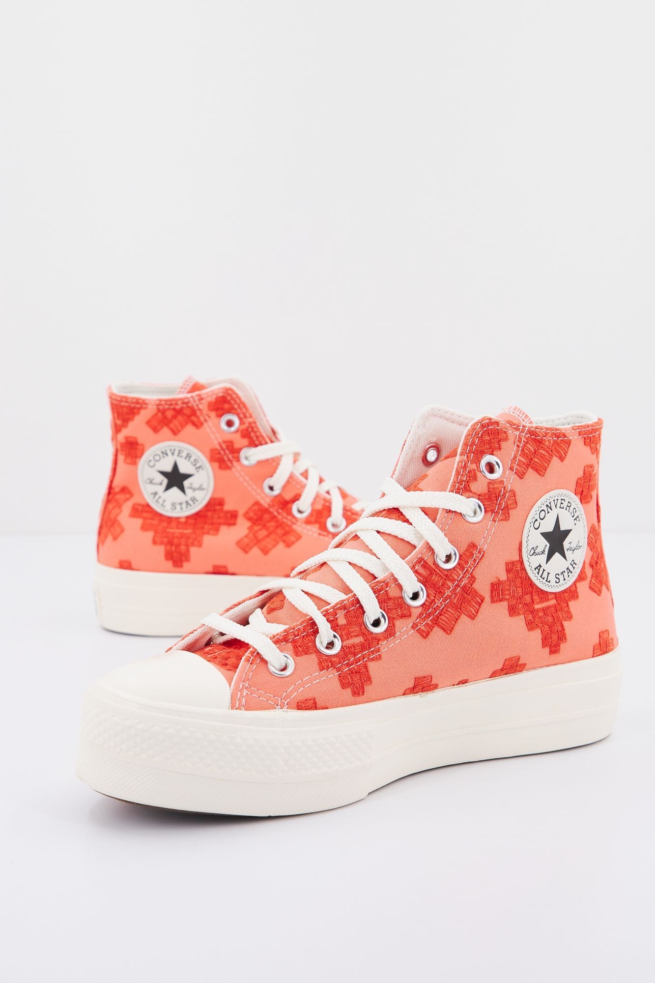 CONVERSE CHUCK TAYLOR ALL STAR LIFT en color NARANJA (3)