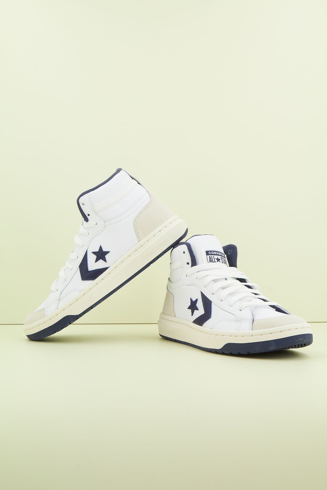 CONVERSE PRO BLAZE CLASSIC MID en color BLANCO (3)