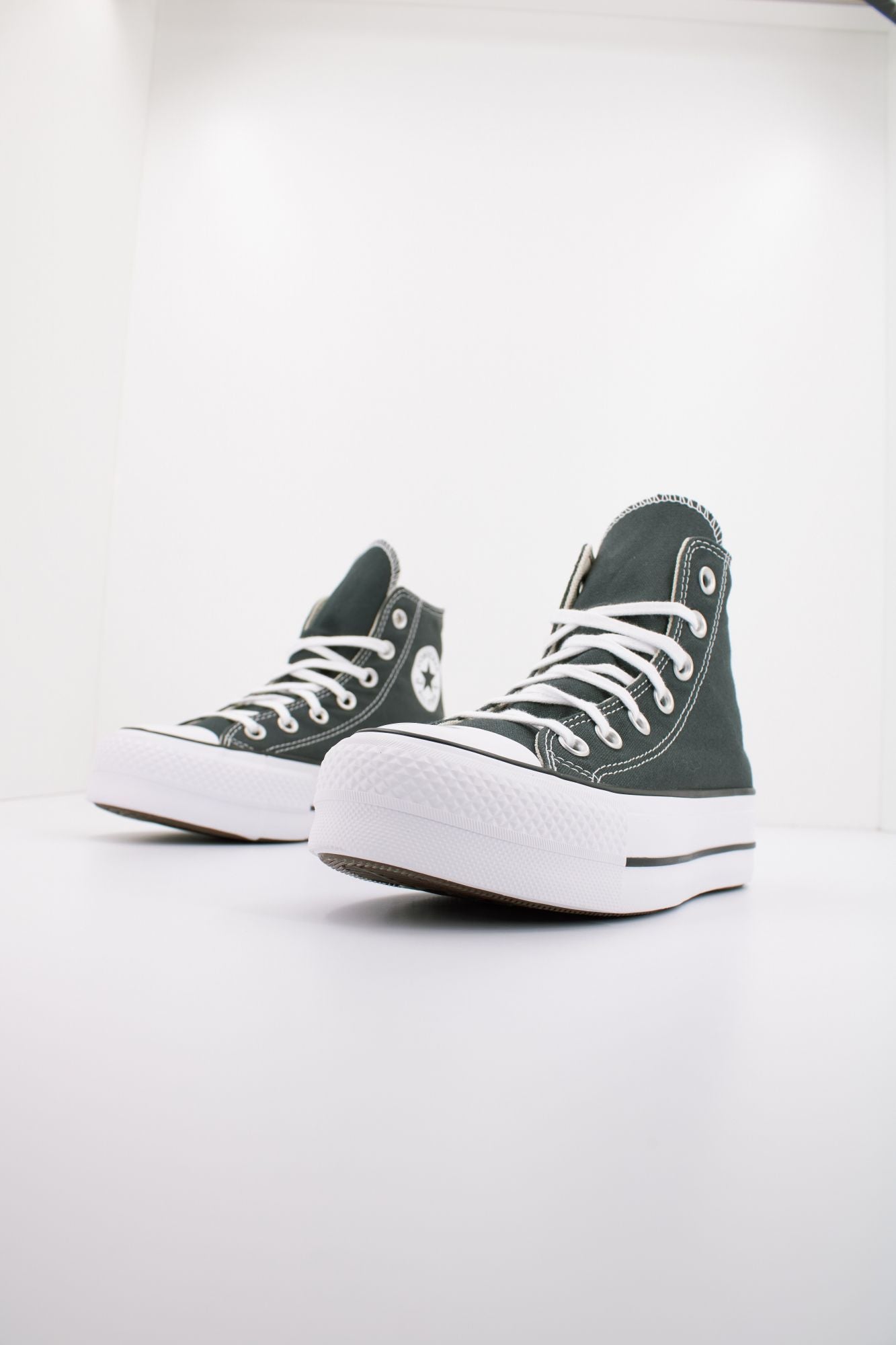 CONVERSE COLOR PLATFORM CHUCK TAYLOR ALL STAR en color NEGRO (2)