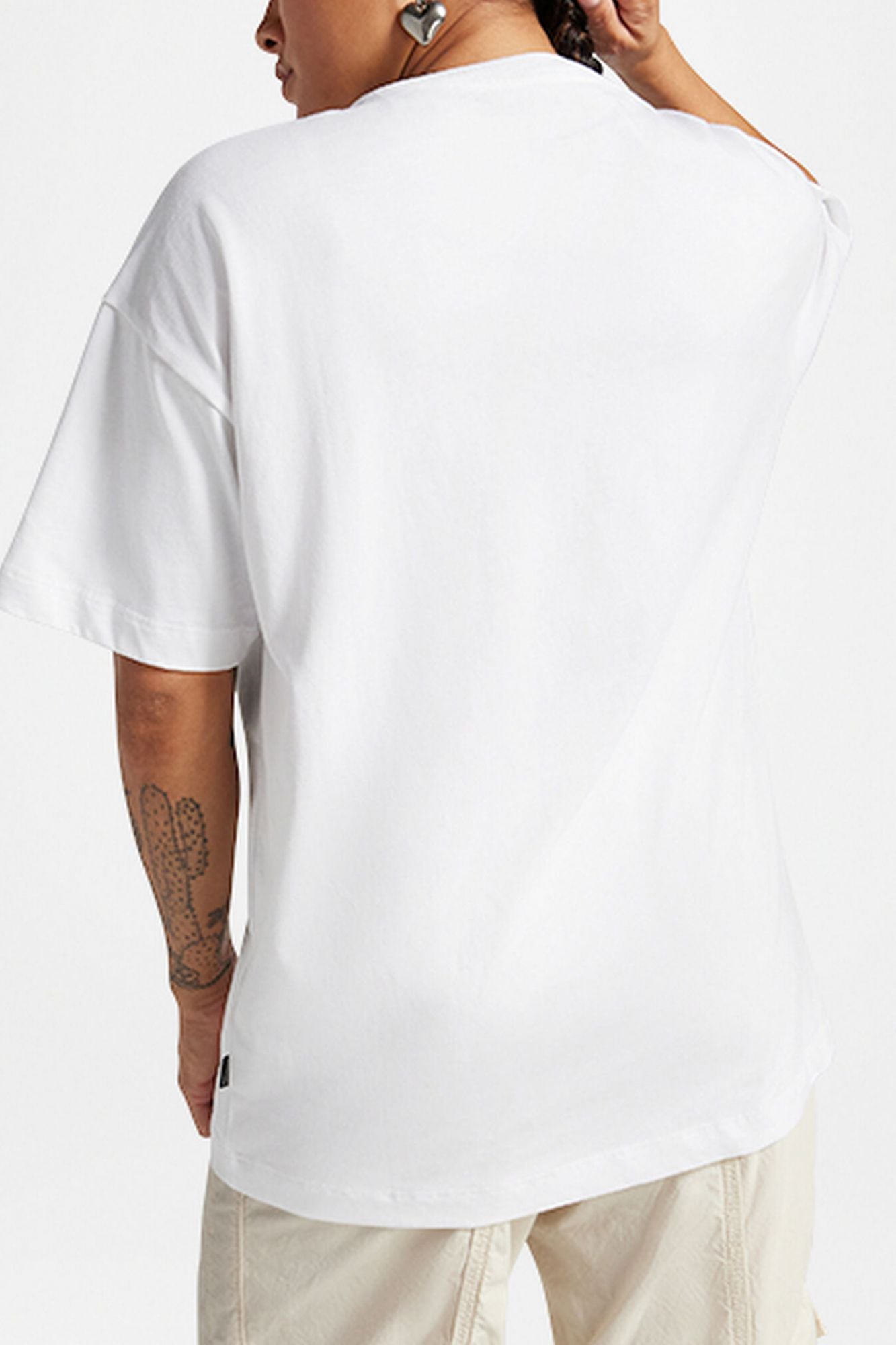 CONVERSE OVERSIZED CHERRY T-SHIRT en color BLANCO (2)