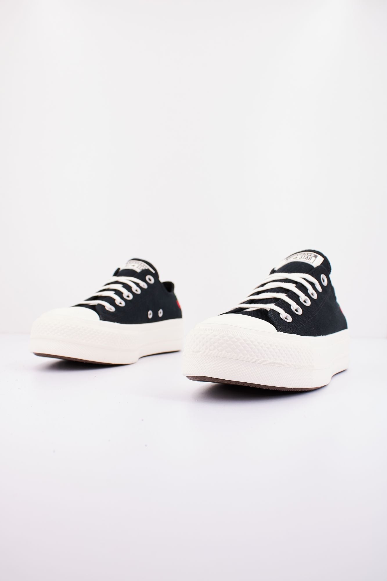 CONVERSE CHUCK TAYLOR ALL STAR LIFT PLATFORM CHERRIES en color NEGRO (2)