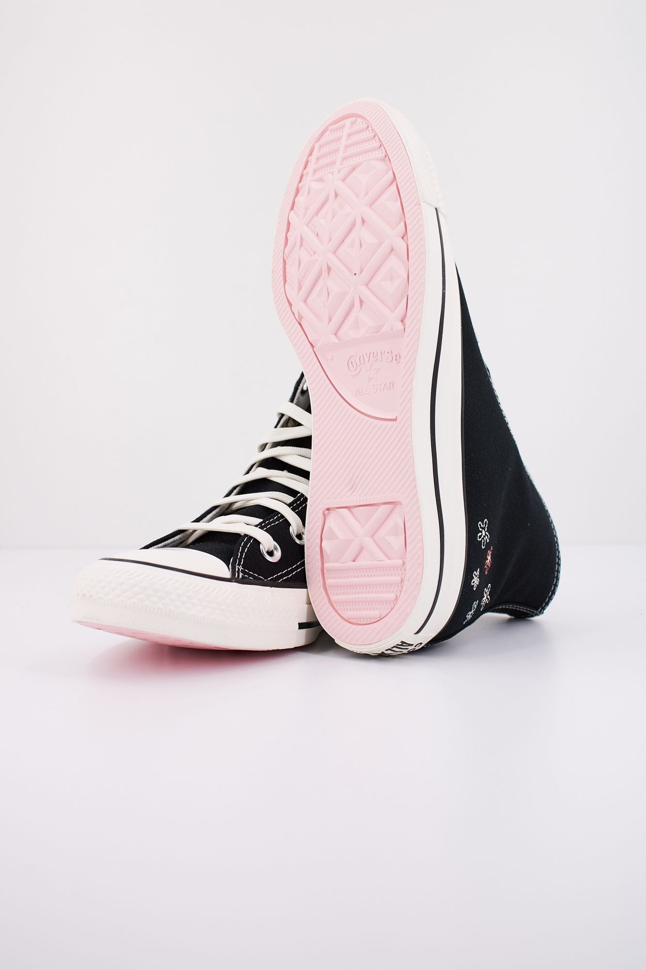 CONVERSE  CHUCK TAYLOR ALL STAR EMBROIDERED LITTLE FLOWERS en color NEGRO (5)