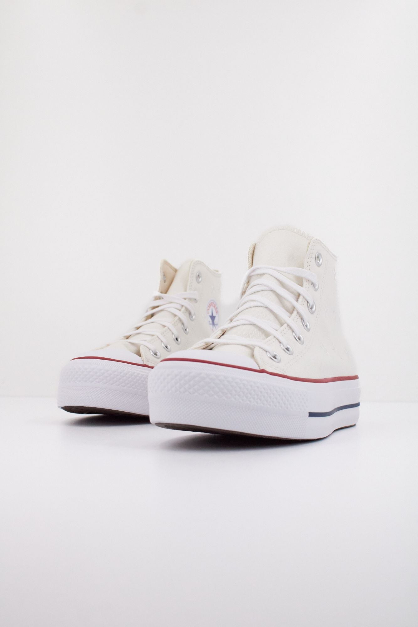 CONVERSE  TAYLOR ALL STAR LIFT  en color BLANCO (2)