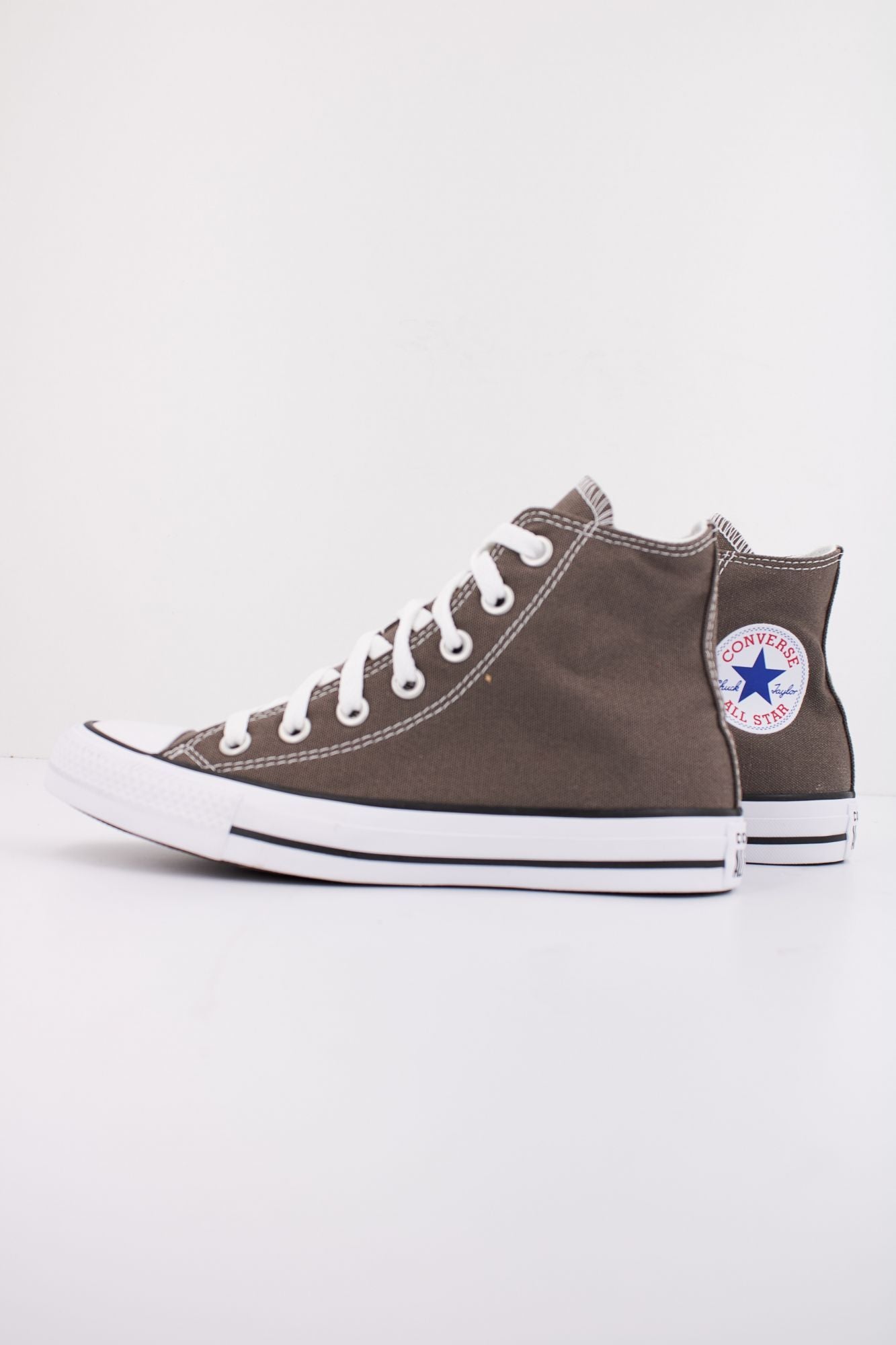 CONVERSE CHUCK TAYLOR ALL STAR CANVAS en color MARRON (1)
