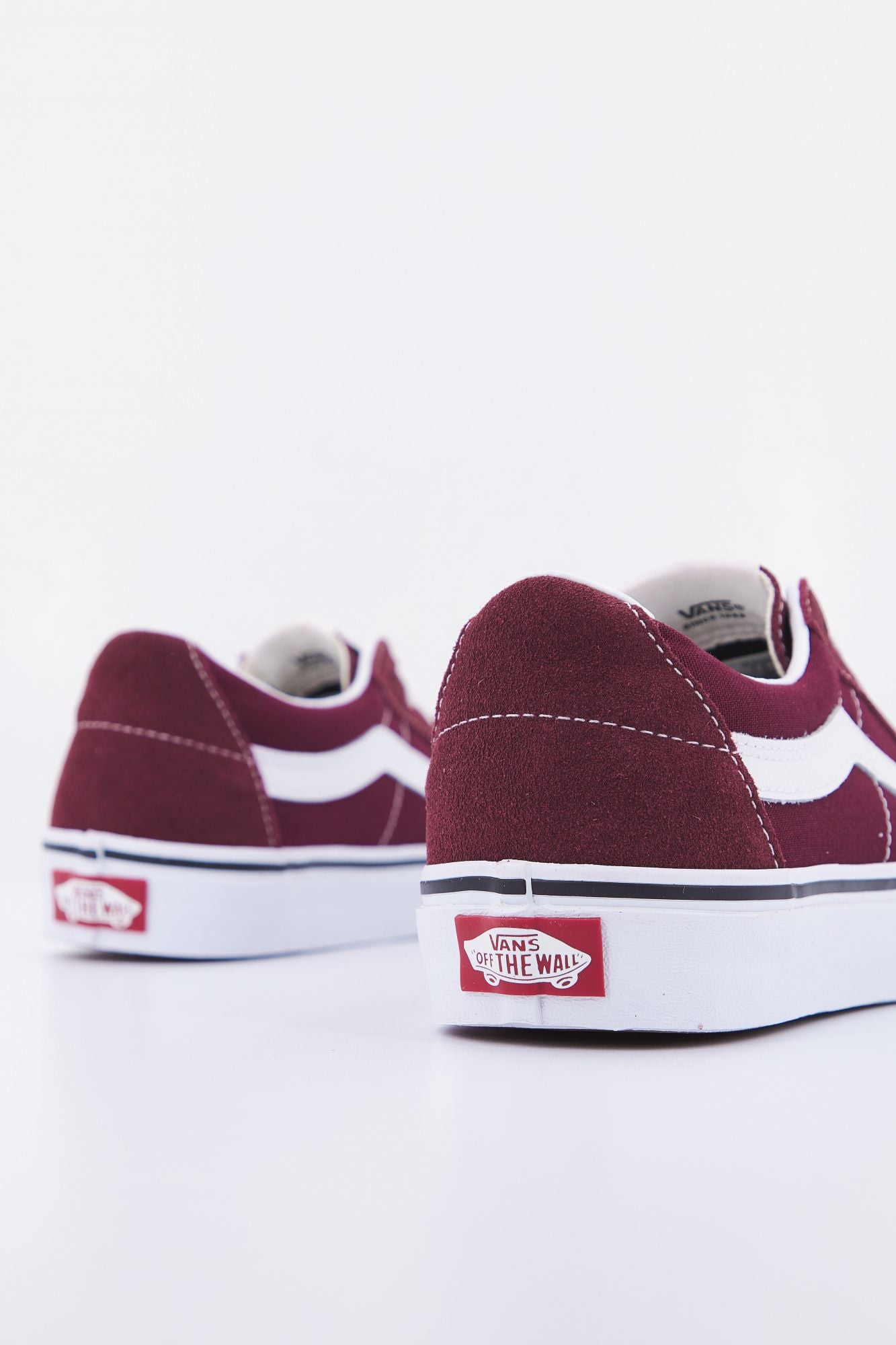 VANS  UA SK8-LOW en color BURDEOS (3)