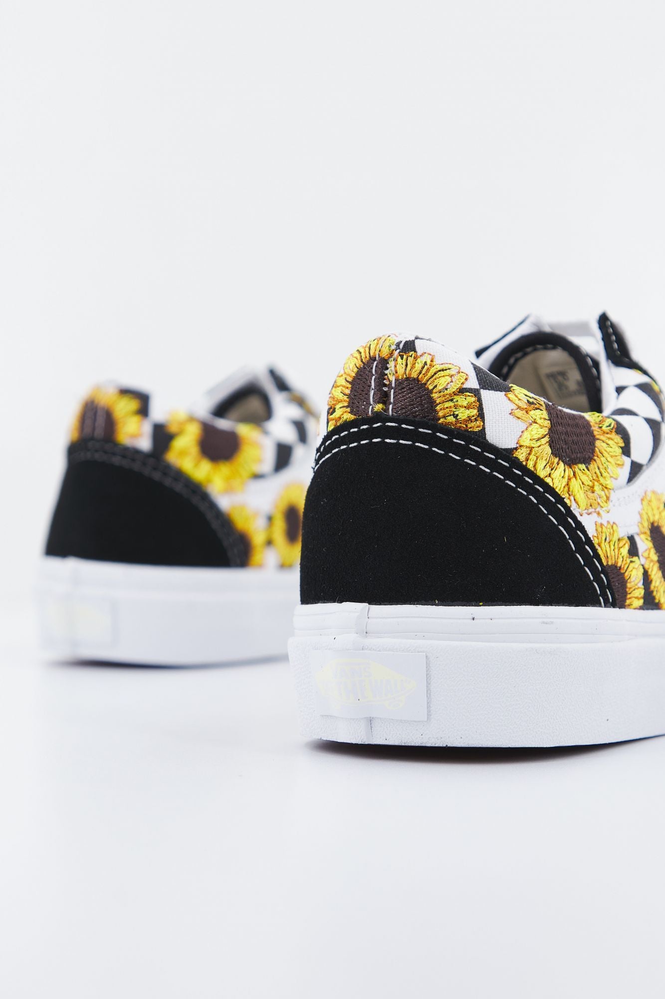 VANS  UA OLD SKOOL en color NEGRO (3)
