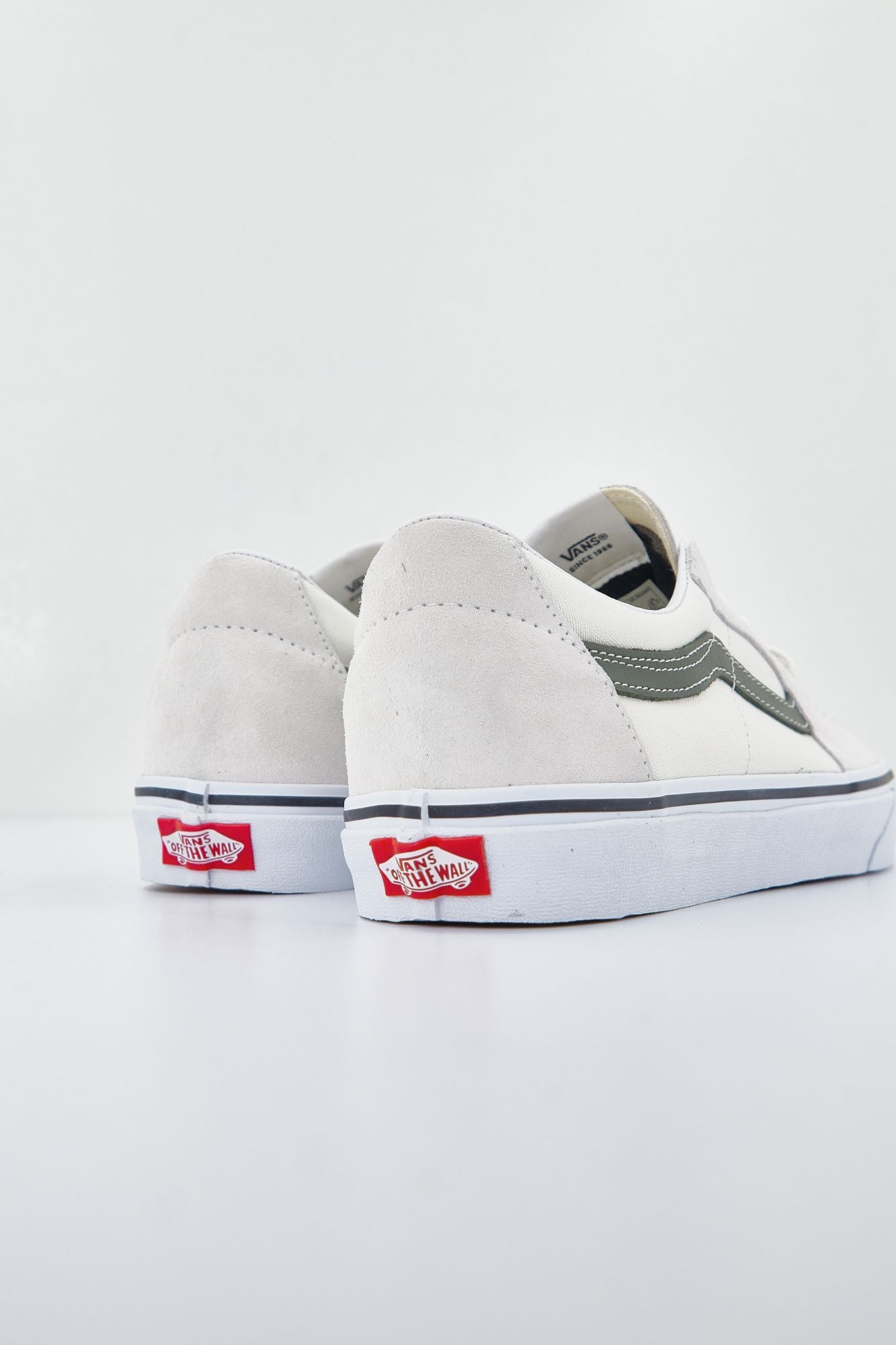 VANS UA SK8-LOW en color BEIS (3)