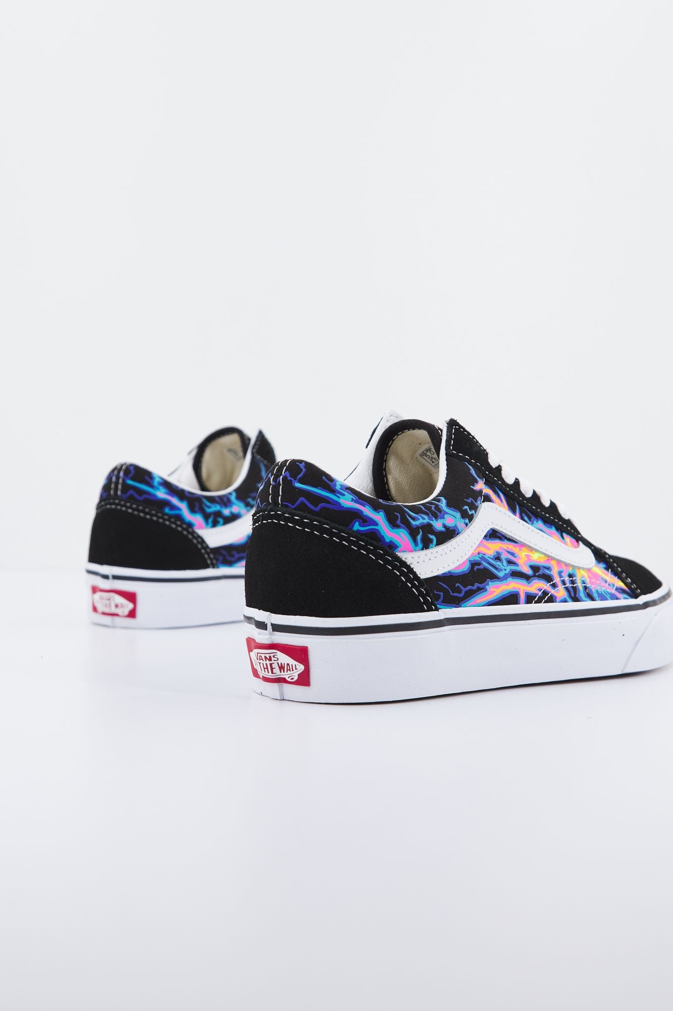 VANS  UA OLD SKOOL en color NEGRO (3)