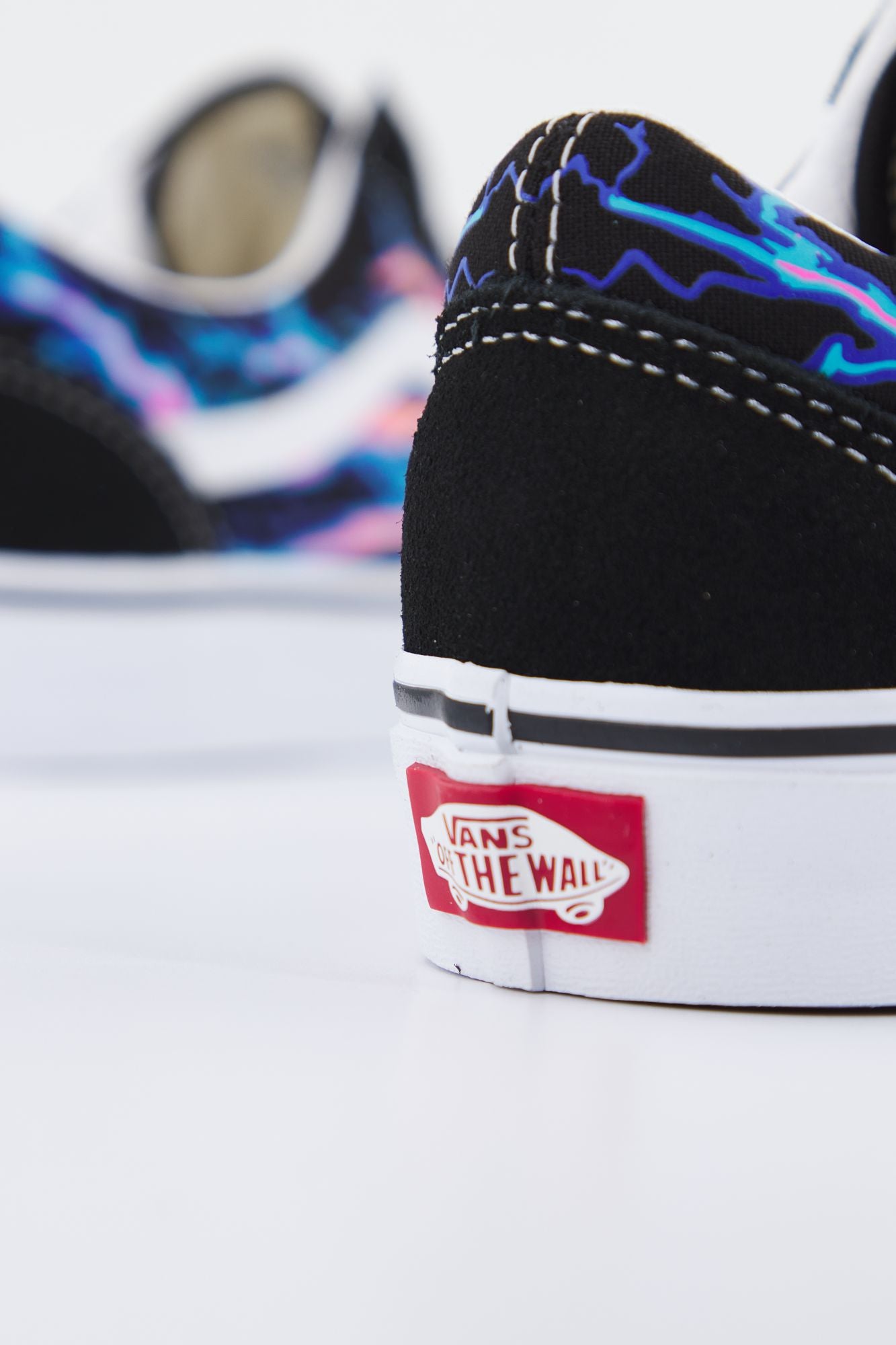 VANS  UA OLD SKOOL en color NEGRO (4)