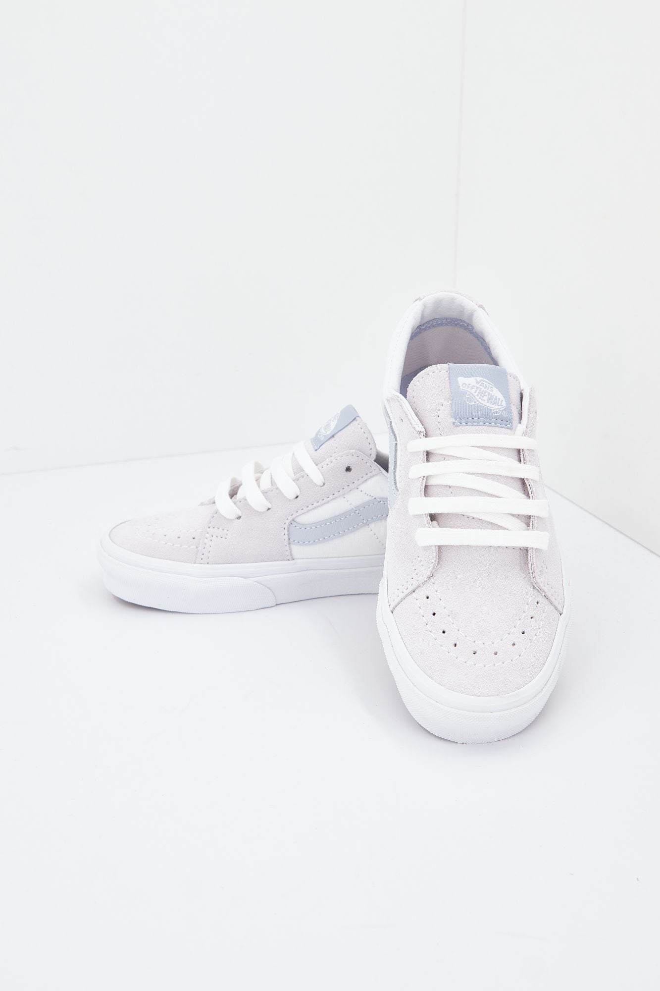 VANS  UA SK8-LOW en color BLANCO (2)