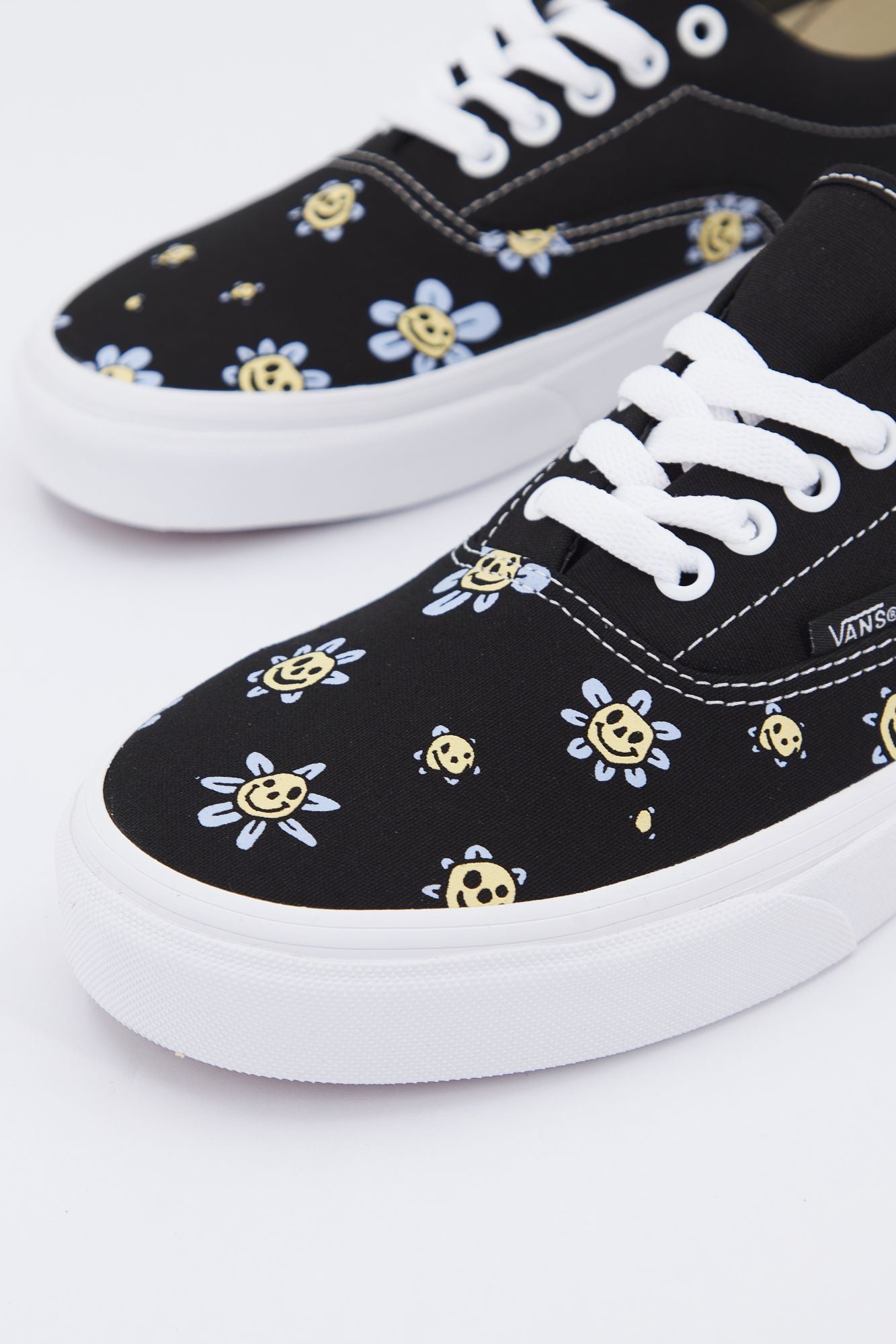 VANS  UA ERA en color FLORAL (3)