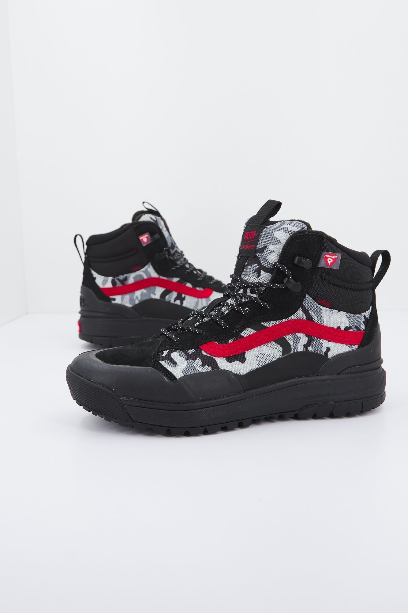 VANS  UA ULTRARANGE en color NEGRO (1)