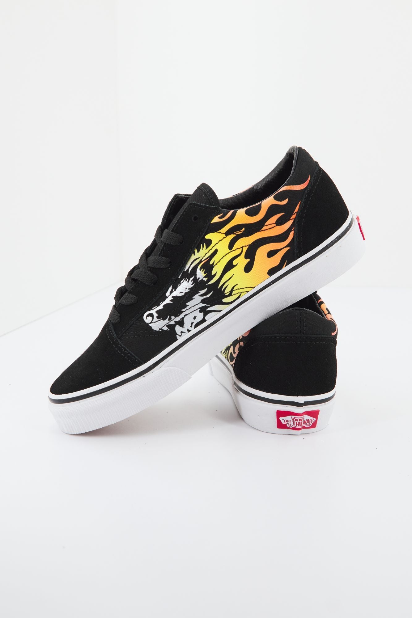 VANS JN OLD SKOOL en color NEGRO (2)