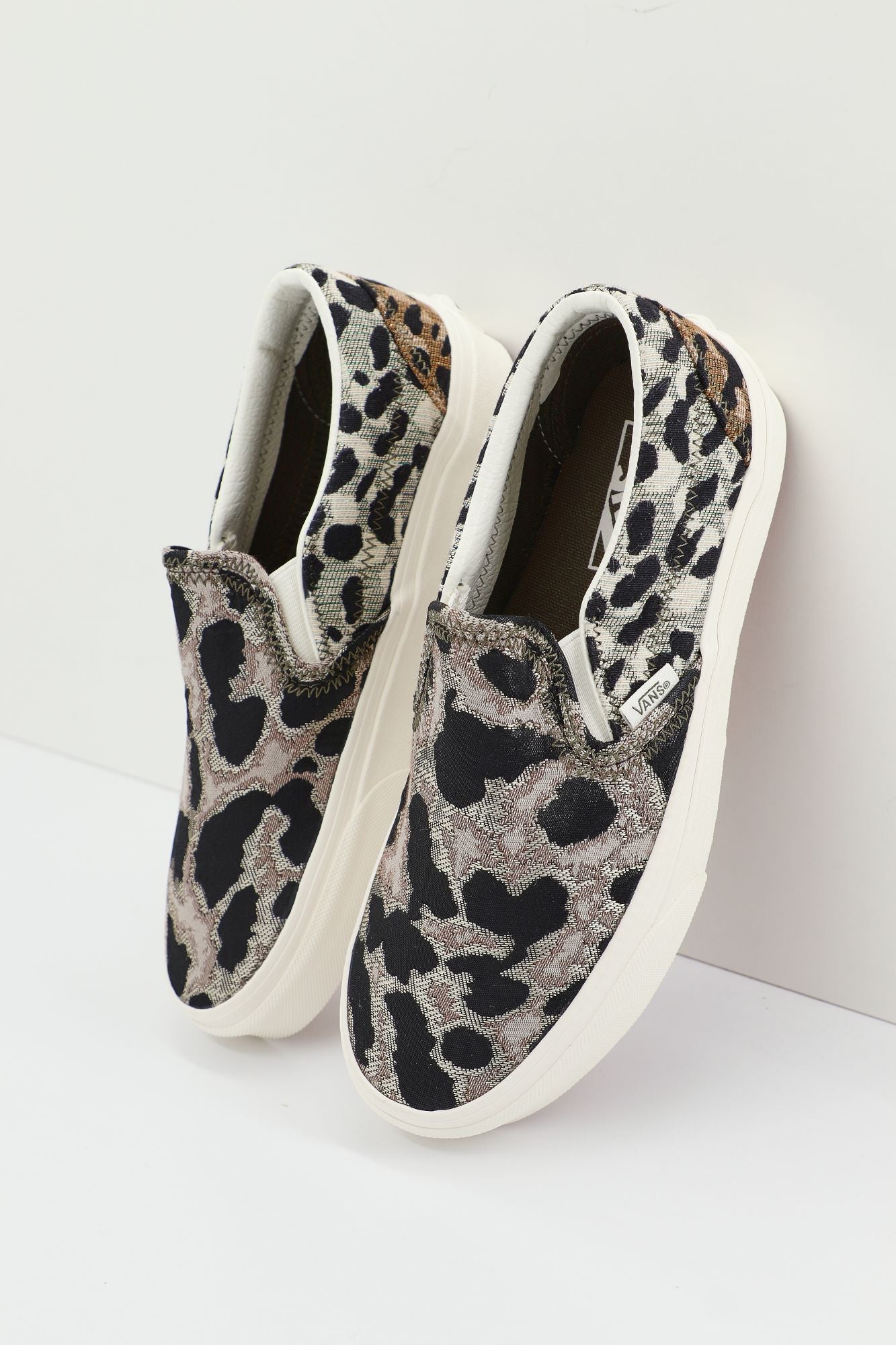 VANS VN0A7Q5DKCZ1 en color ANIMAL PRINT (1)