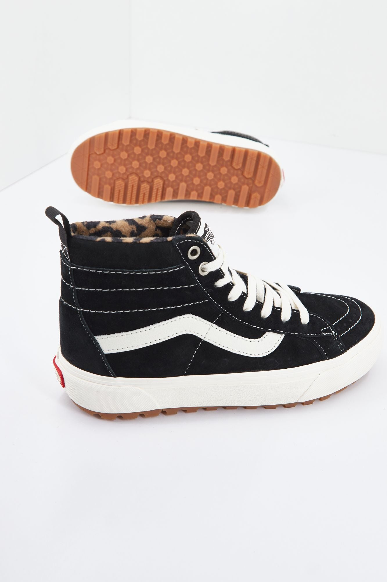 VANS  UA SK8-HI en color NEGRO (4)