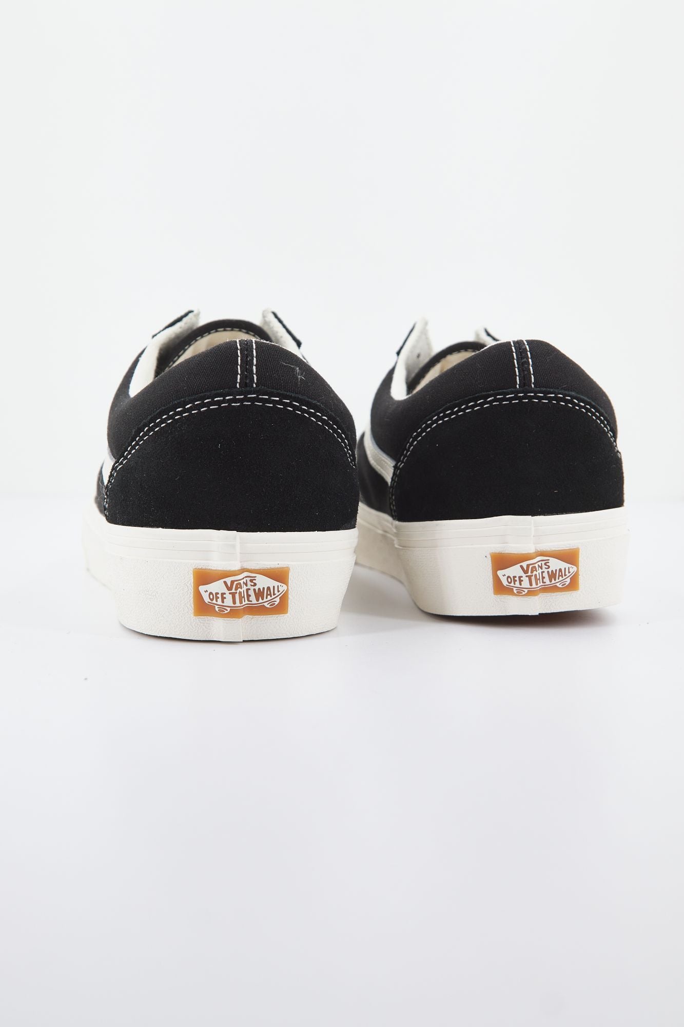 VANS OLD SKOOL VR3 en color NEGRO (3)
