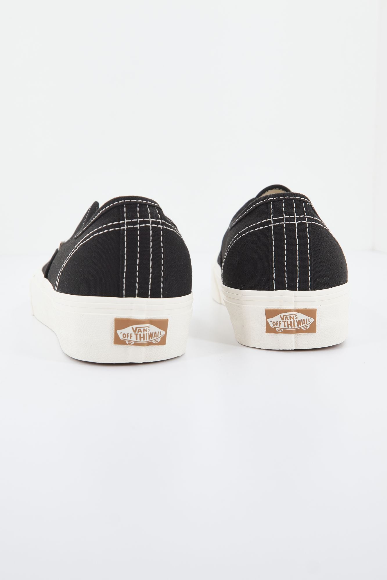 VANS AUTHENTIC VR3 en color NEGRO (4)