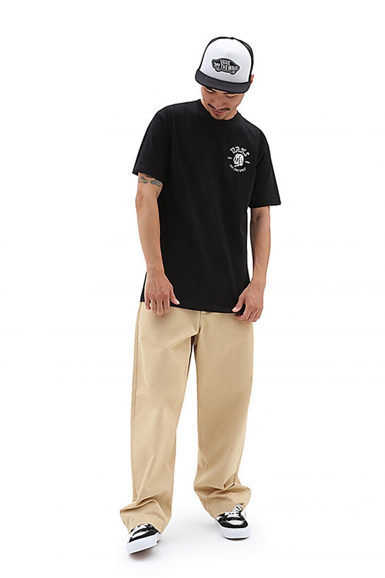 VANS  SHAKEN SKULL SS TEE en color NEGRO (4)